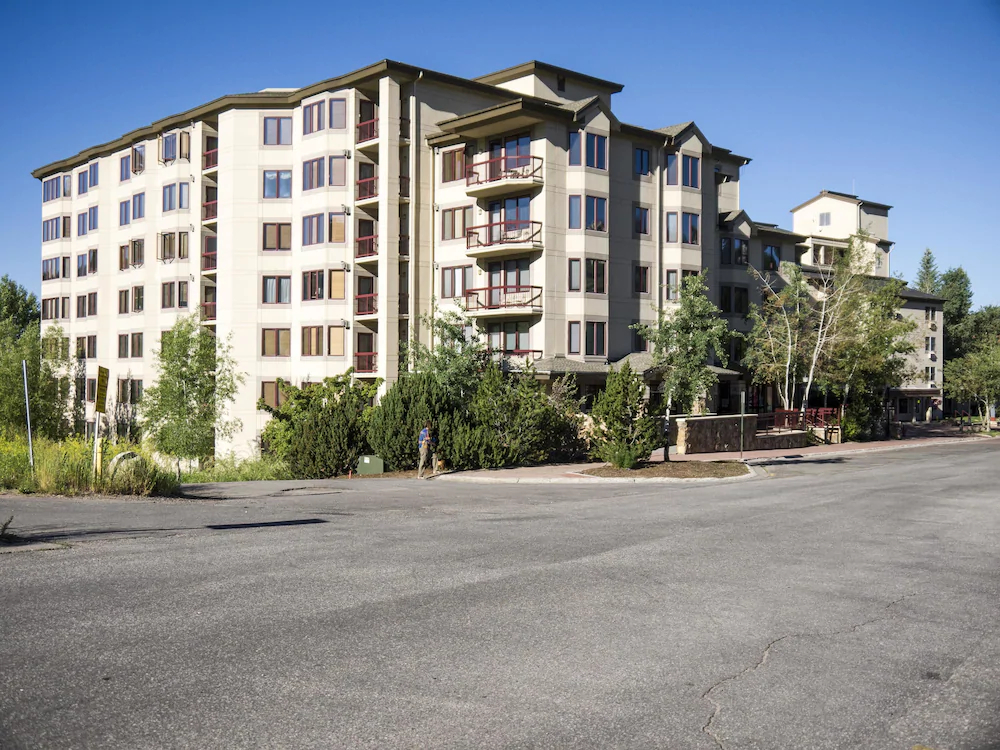 Torian Plum Plaza Tower