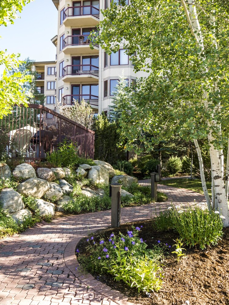 Torian Plum Plaza Tower
