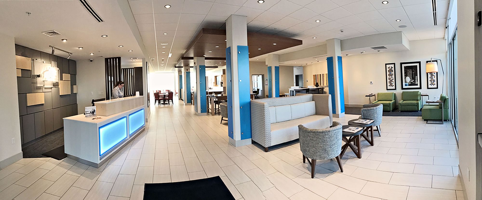 Holiday Inn Express & Suites Sterling