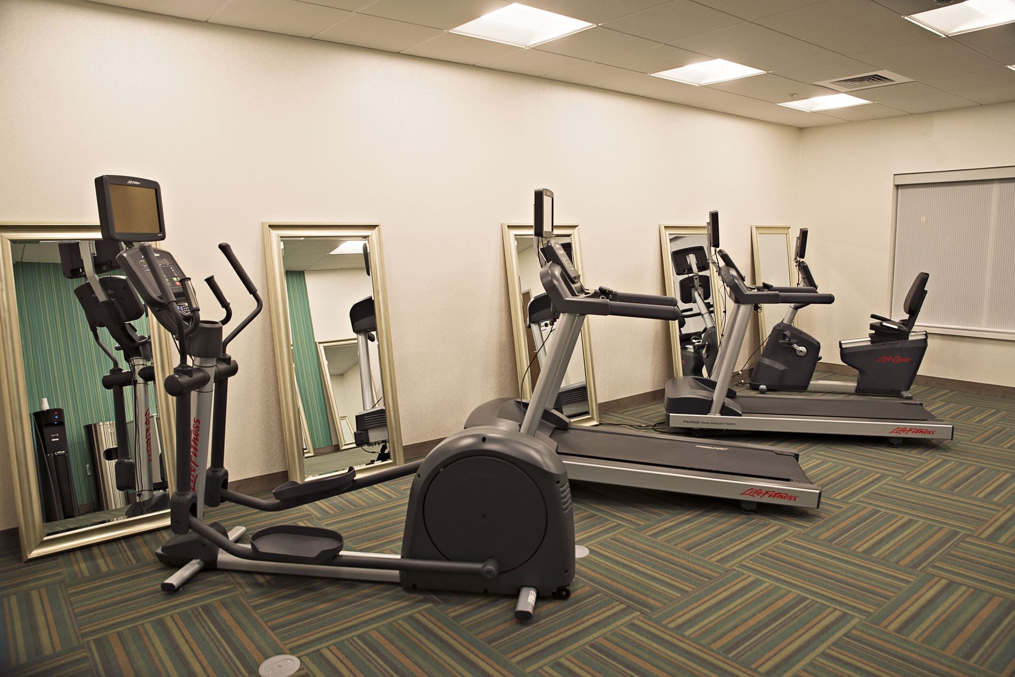 Holiday Inn Express & Suites Sterling