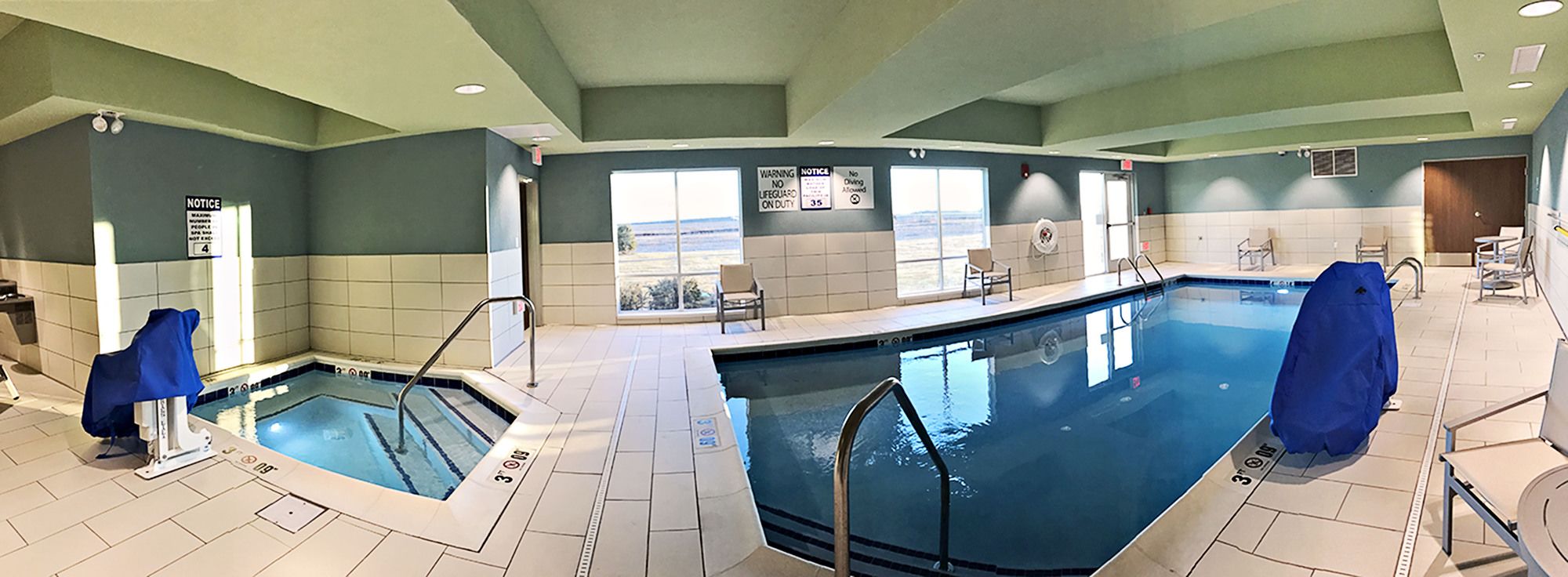 Holiday Inn Express & Suites Sterling