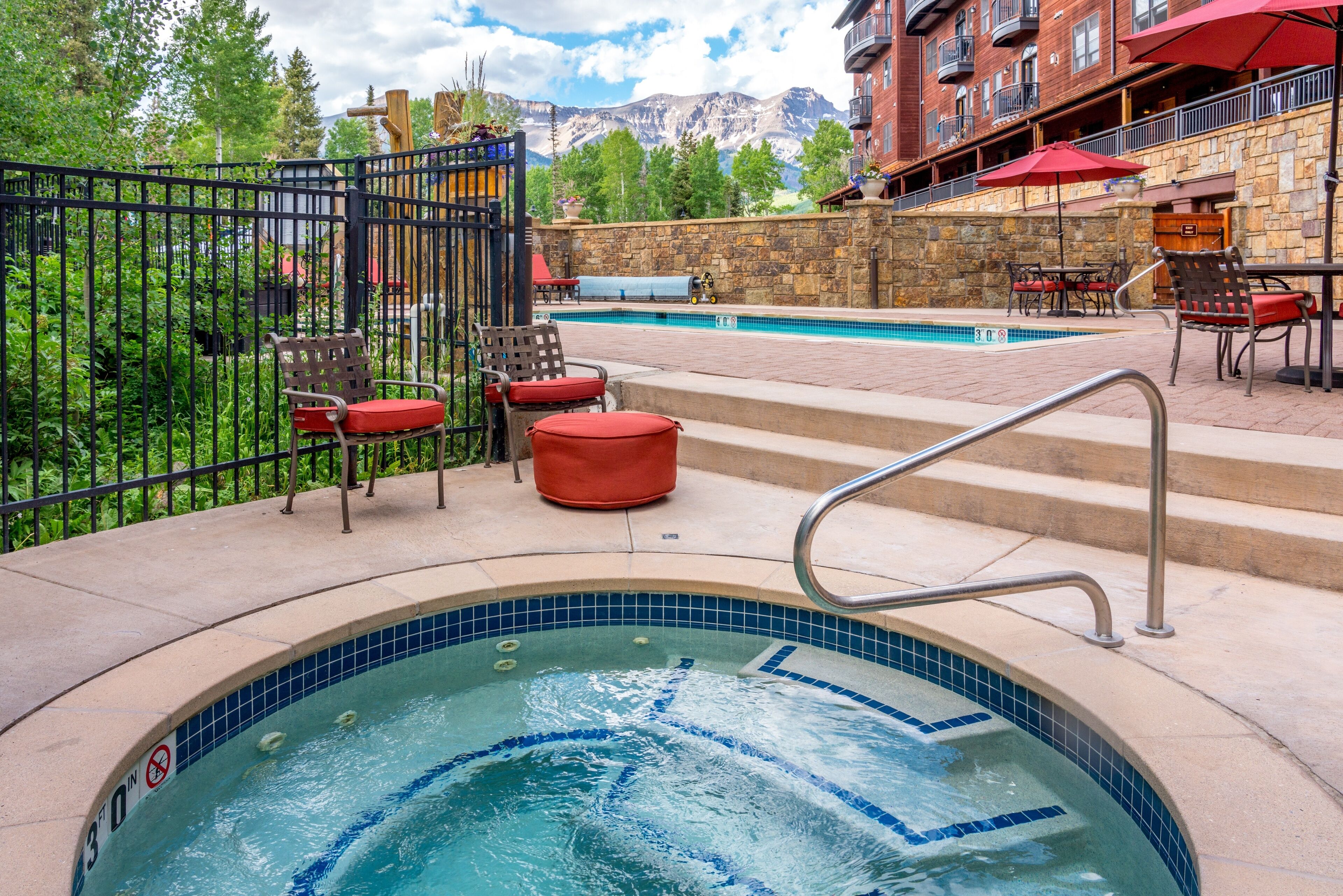 Bear Creek Lodge