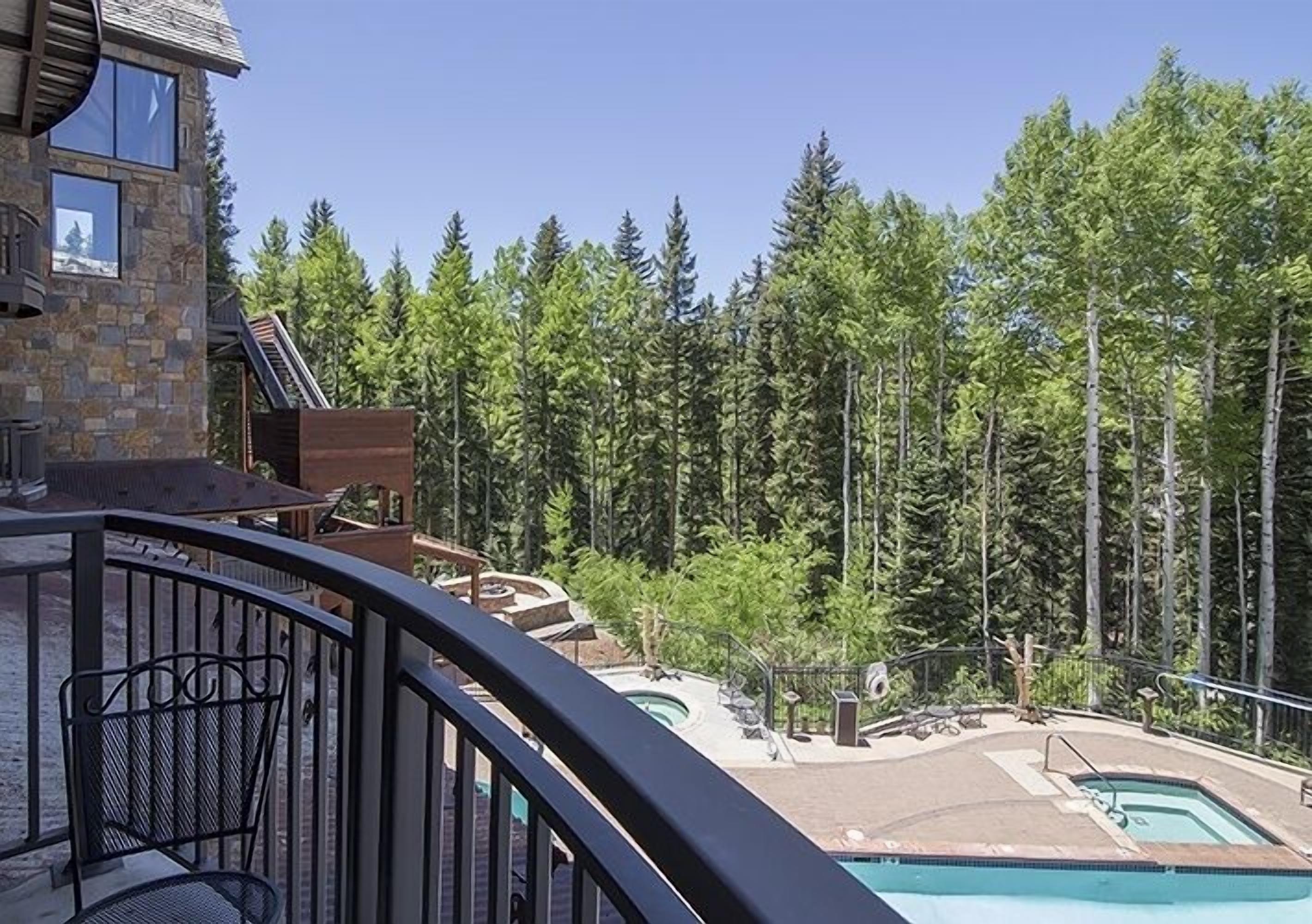 Bear Creek Lodge