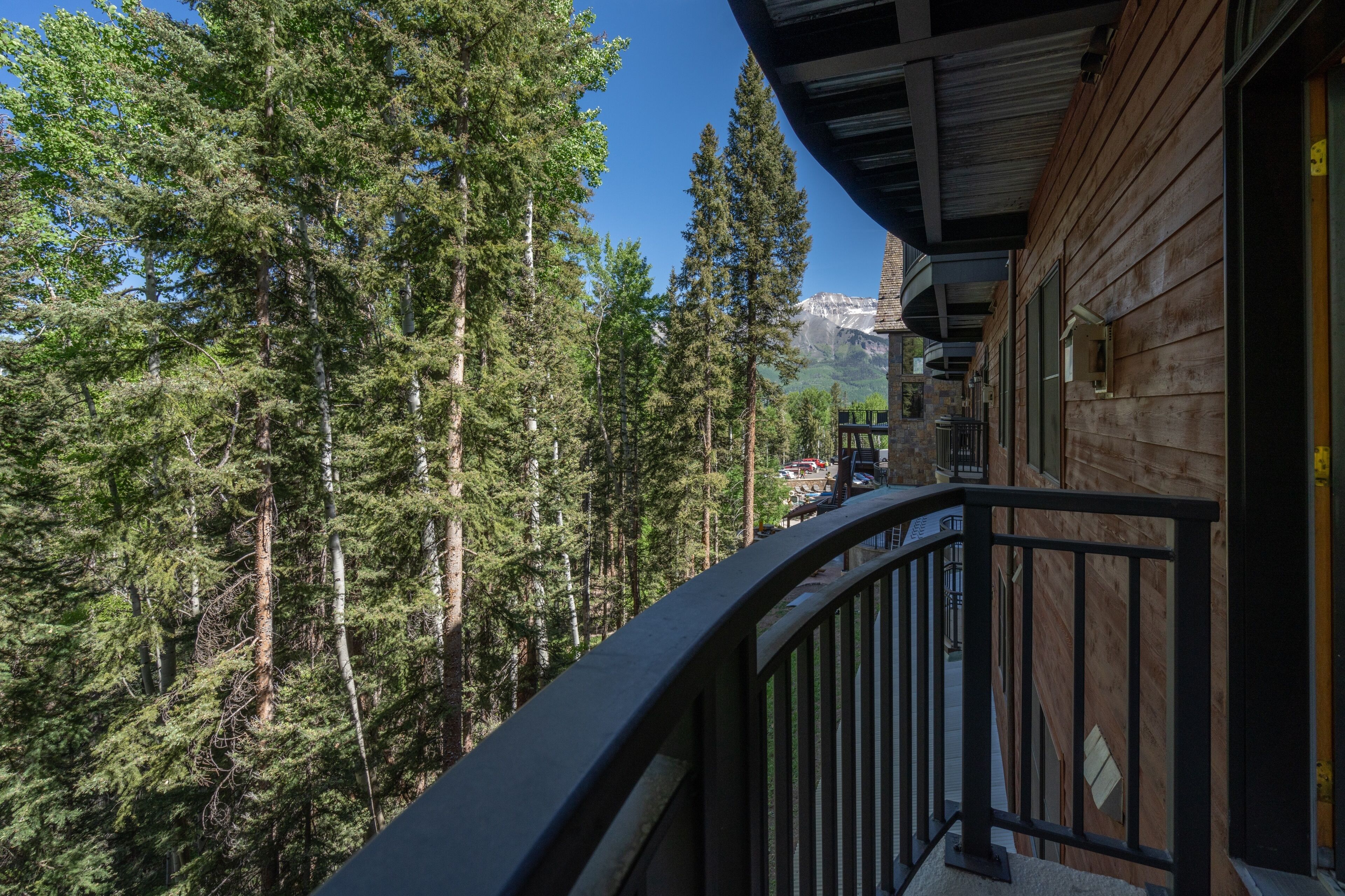 Bear Creek Lodge