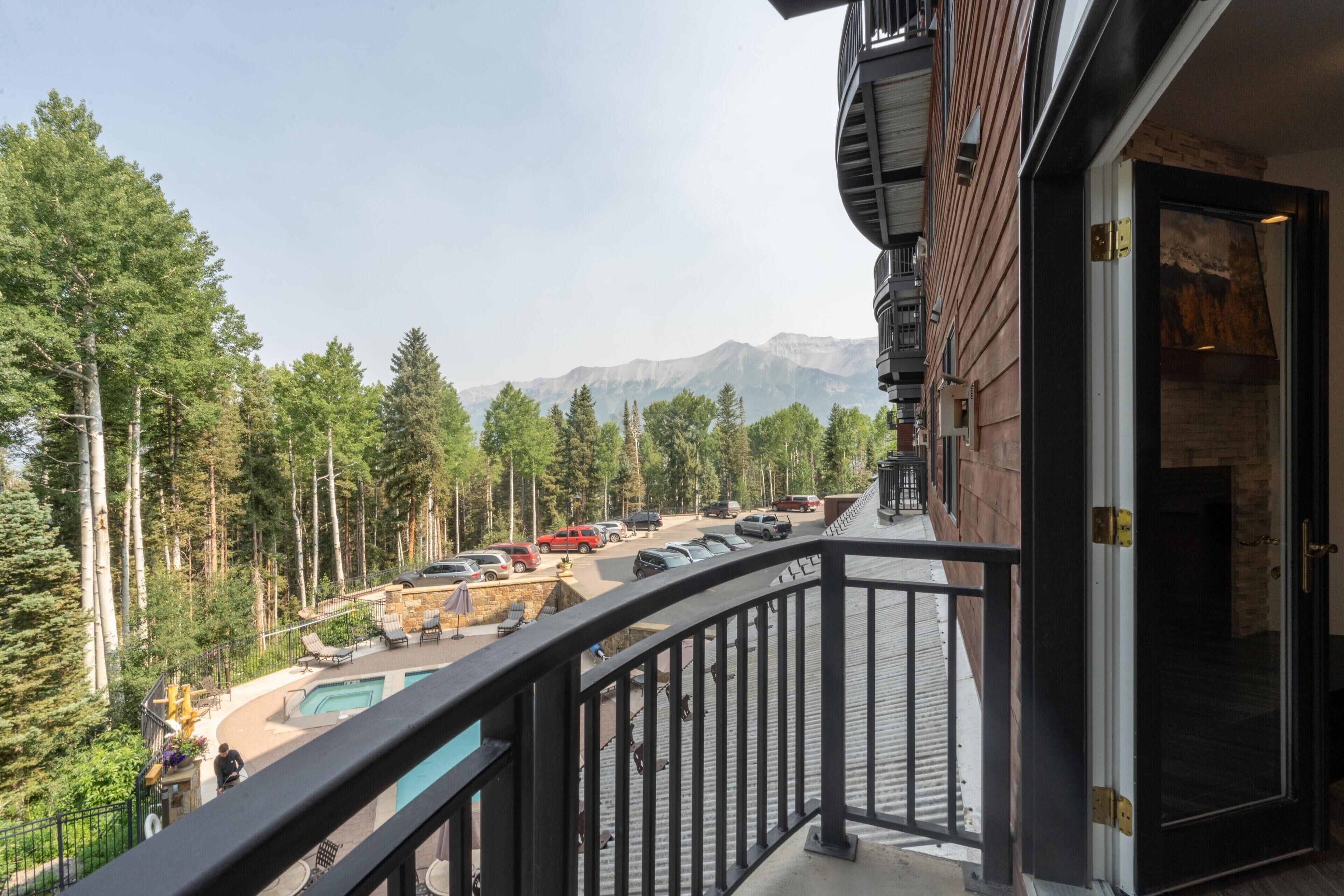 Bear Creek Lodge