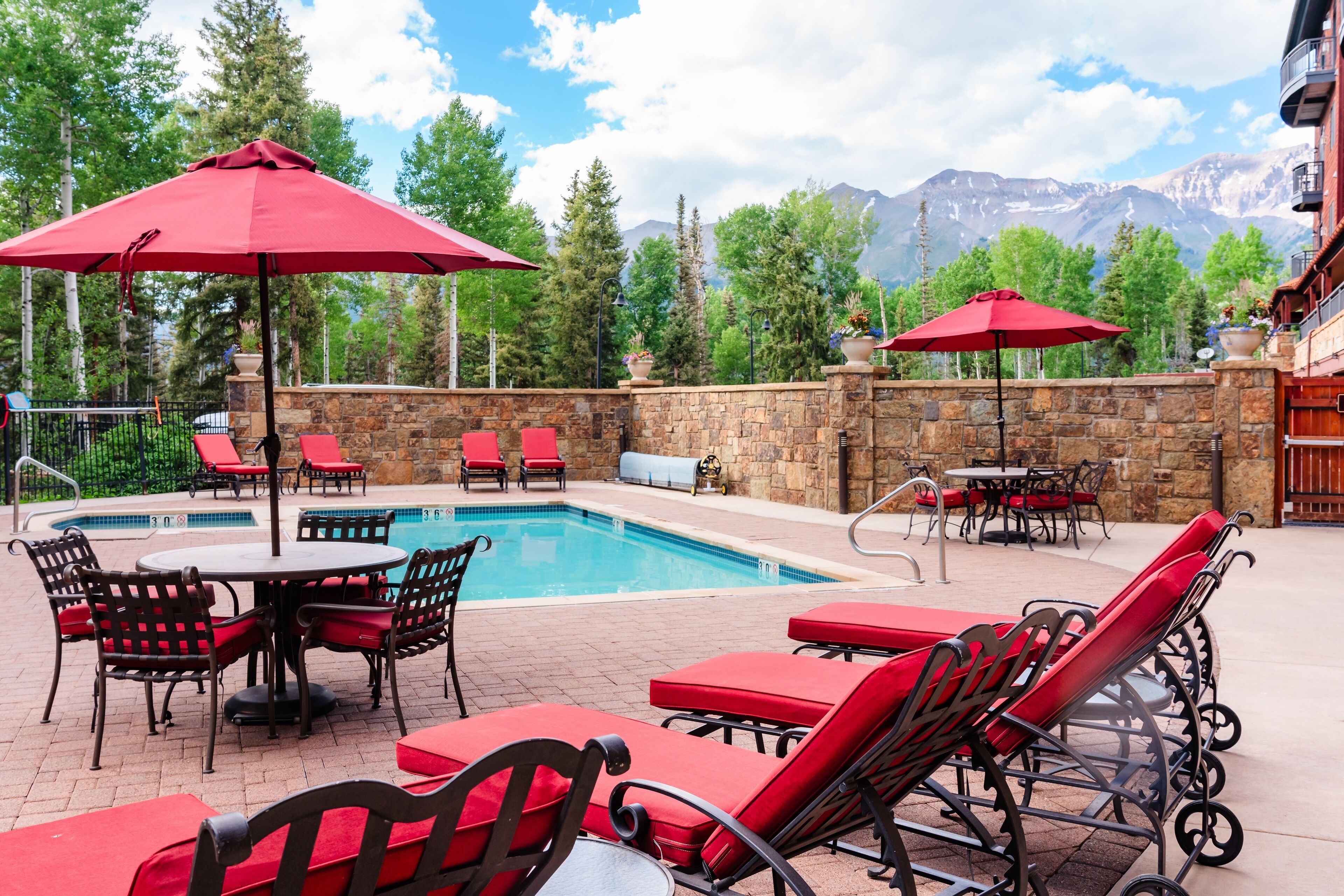 Bear Creek Lodge