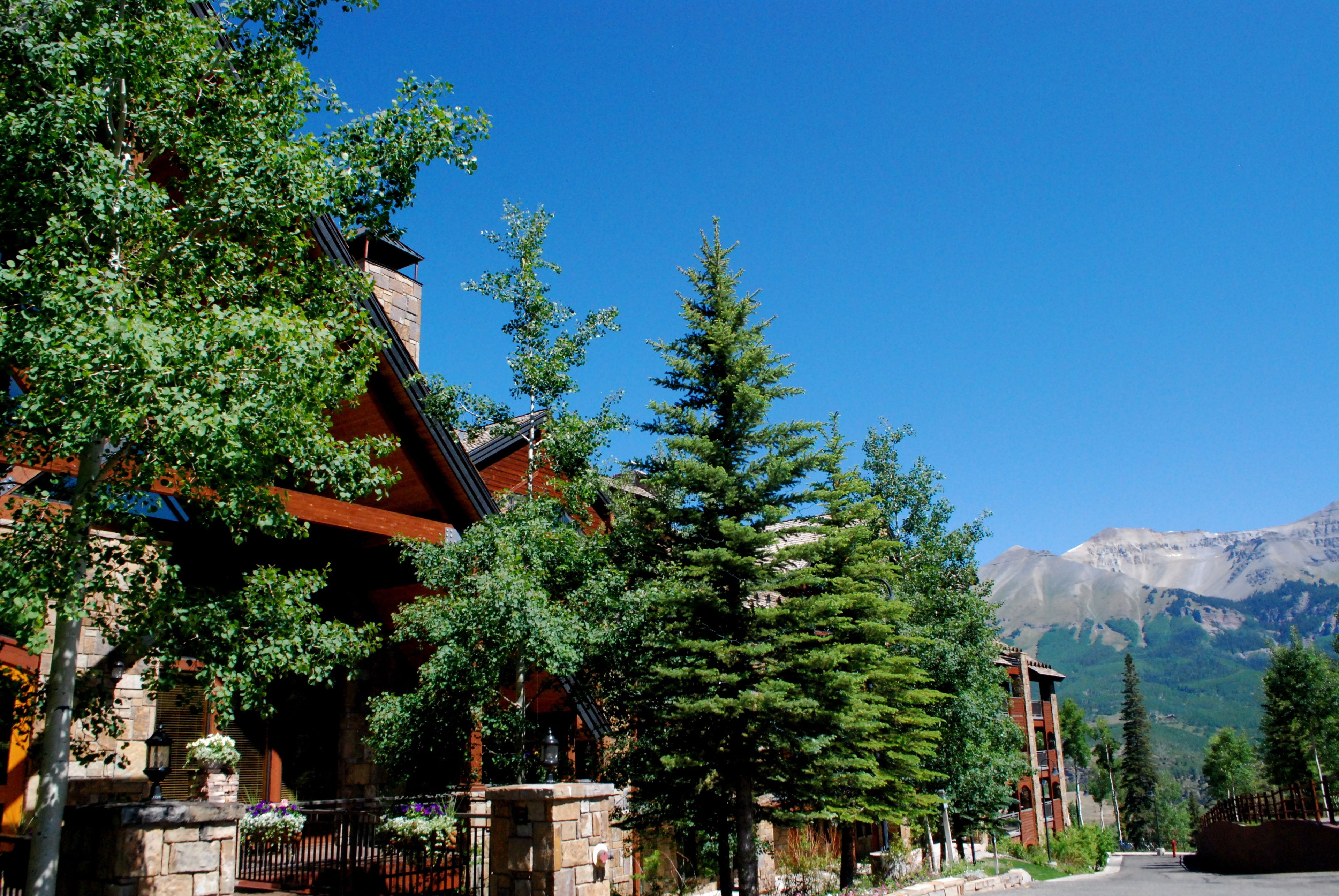 Bear Creek Lodge