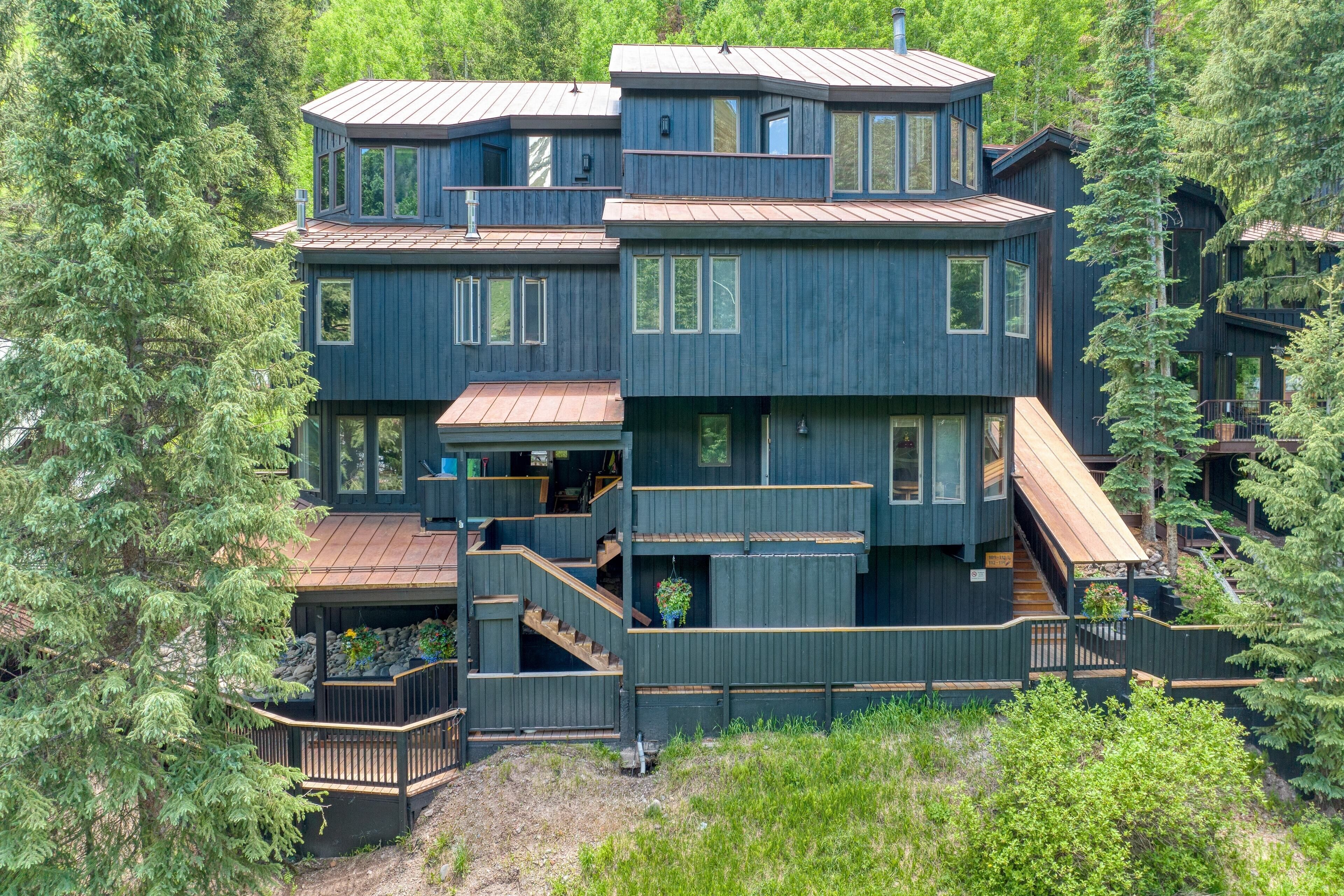 Manitou Riverhouse