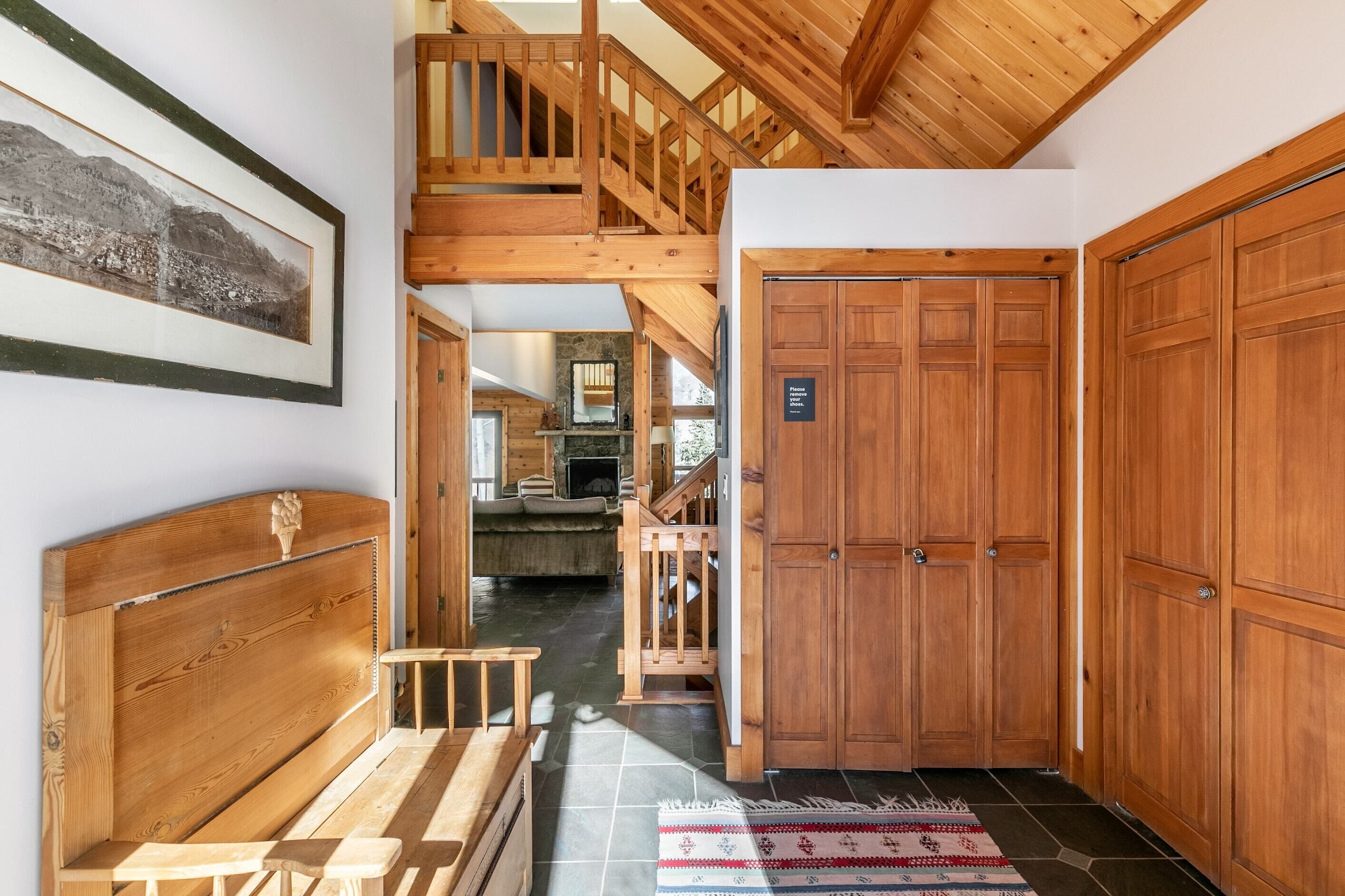 Wapiti Mountain Escape