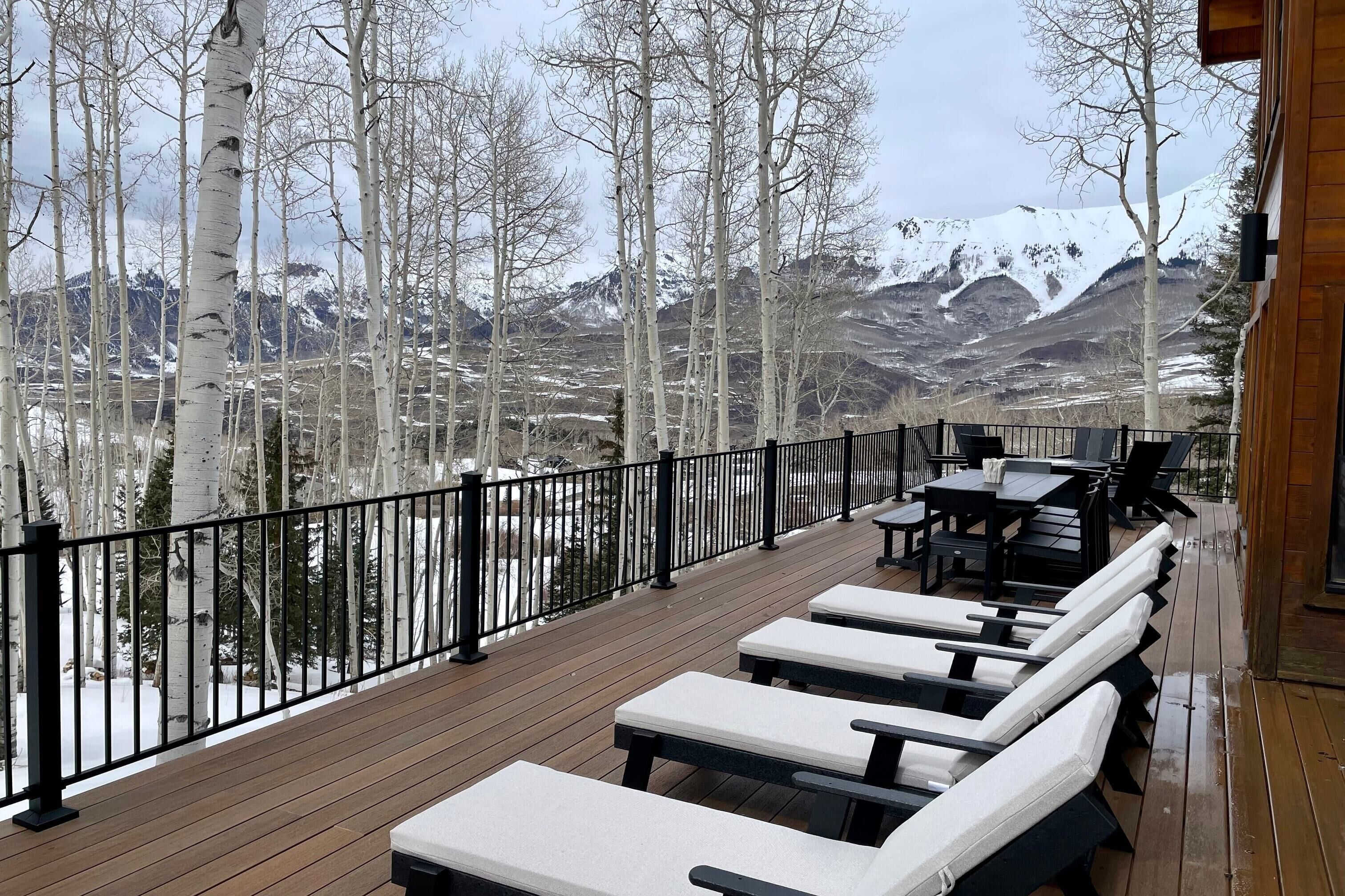 Wapiti Mountain Escape