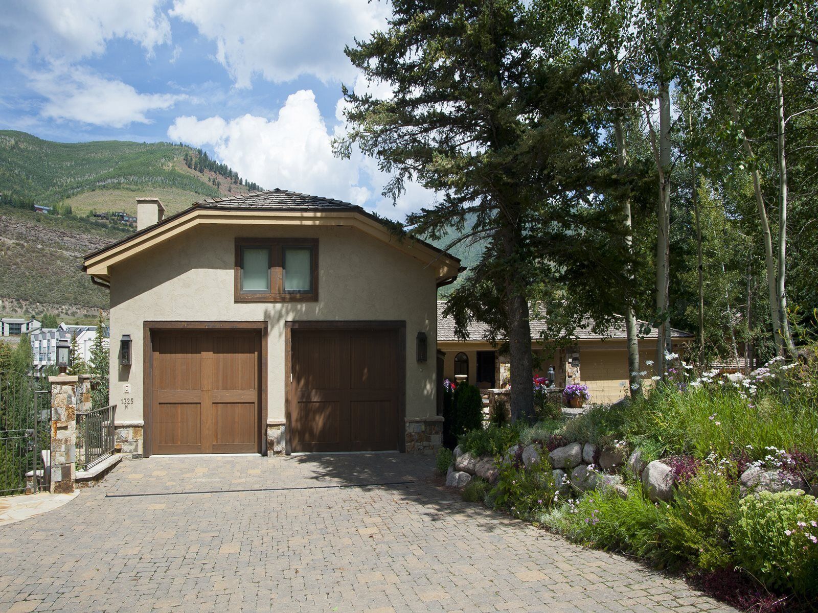 Cascade Village Chalet