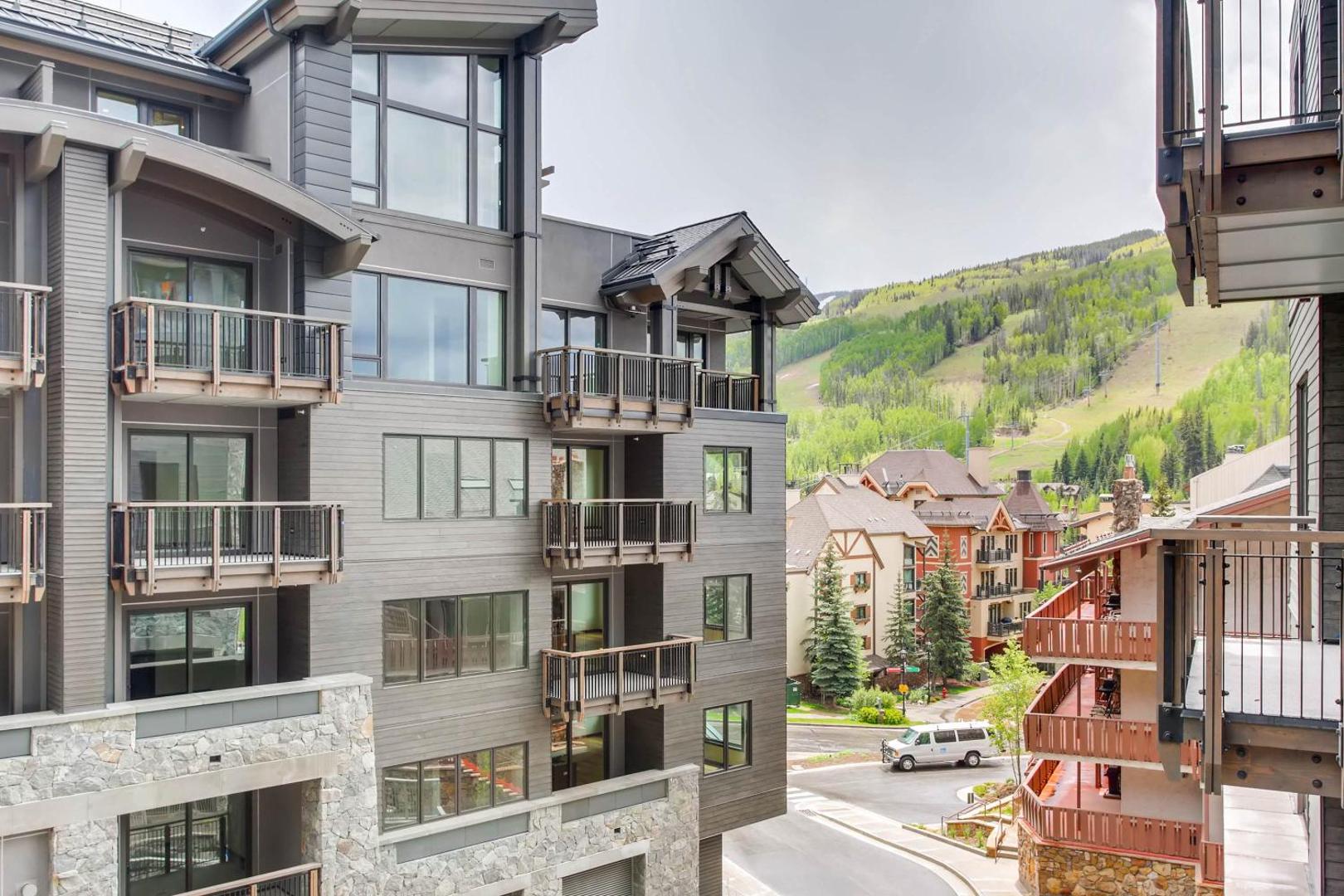 Lion Vail by East West