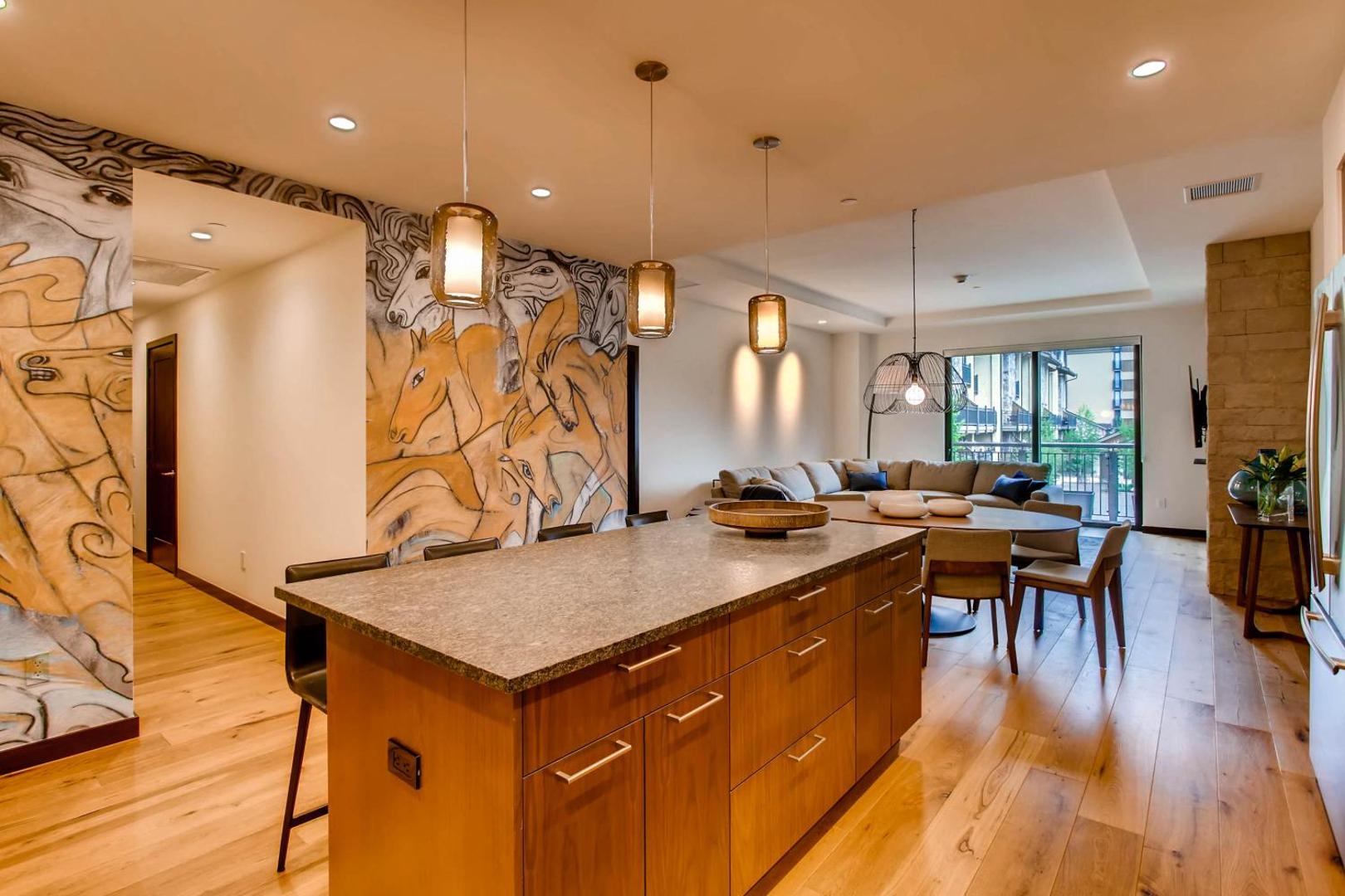 Lion Vail by East West