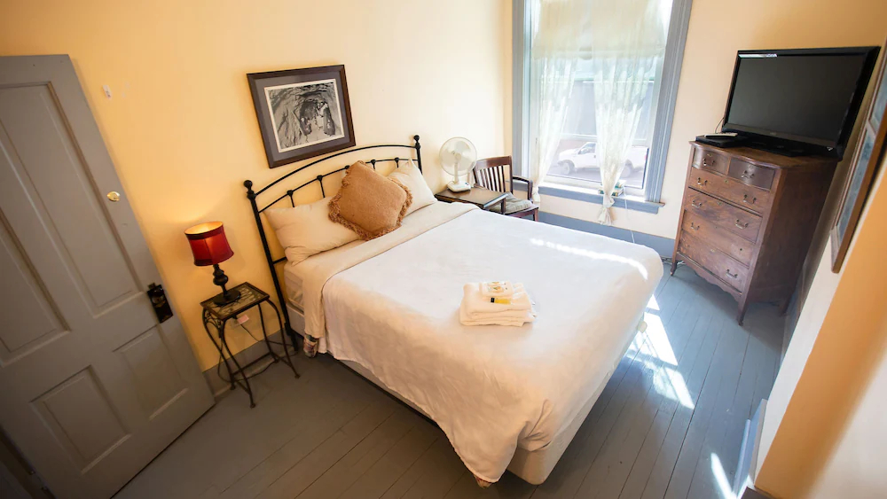 Olympia Hostel House