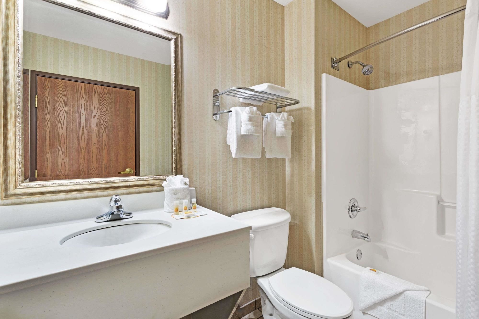 Quality Inn & Suites Wellington - Fort Collins