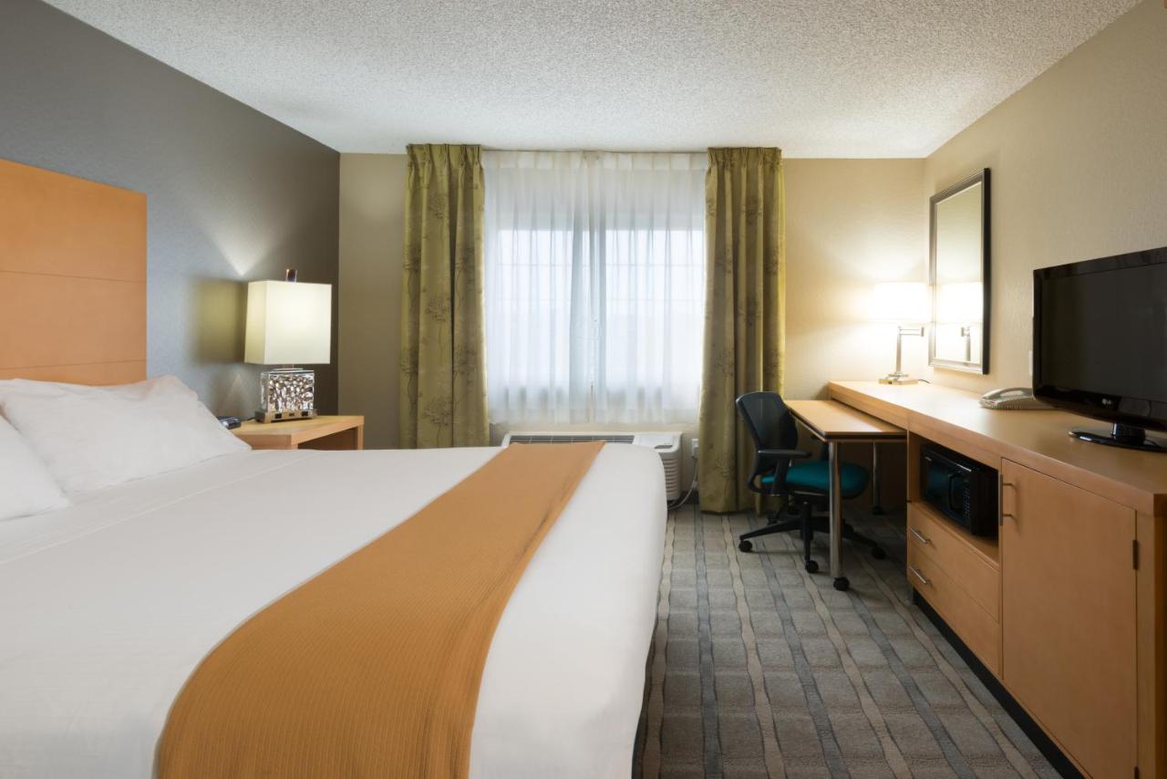 Holiday Inn Express Hotel & Suites Wheat Ridge-Denver West