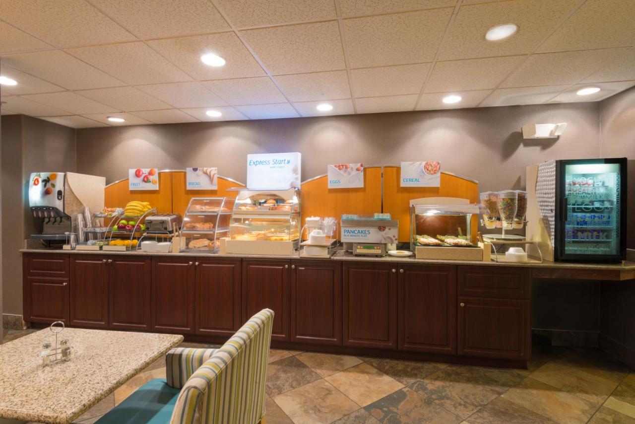 Holiday Inn Express Hotel & Suites Wheat Ridge-Denver West