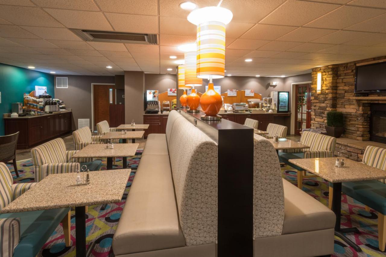 Holiday Inn Express Hotel & Suites Wheat Ridge-Denver West
