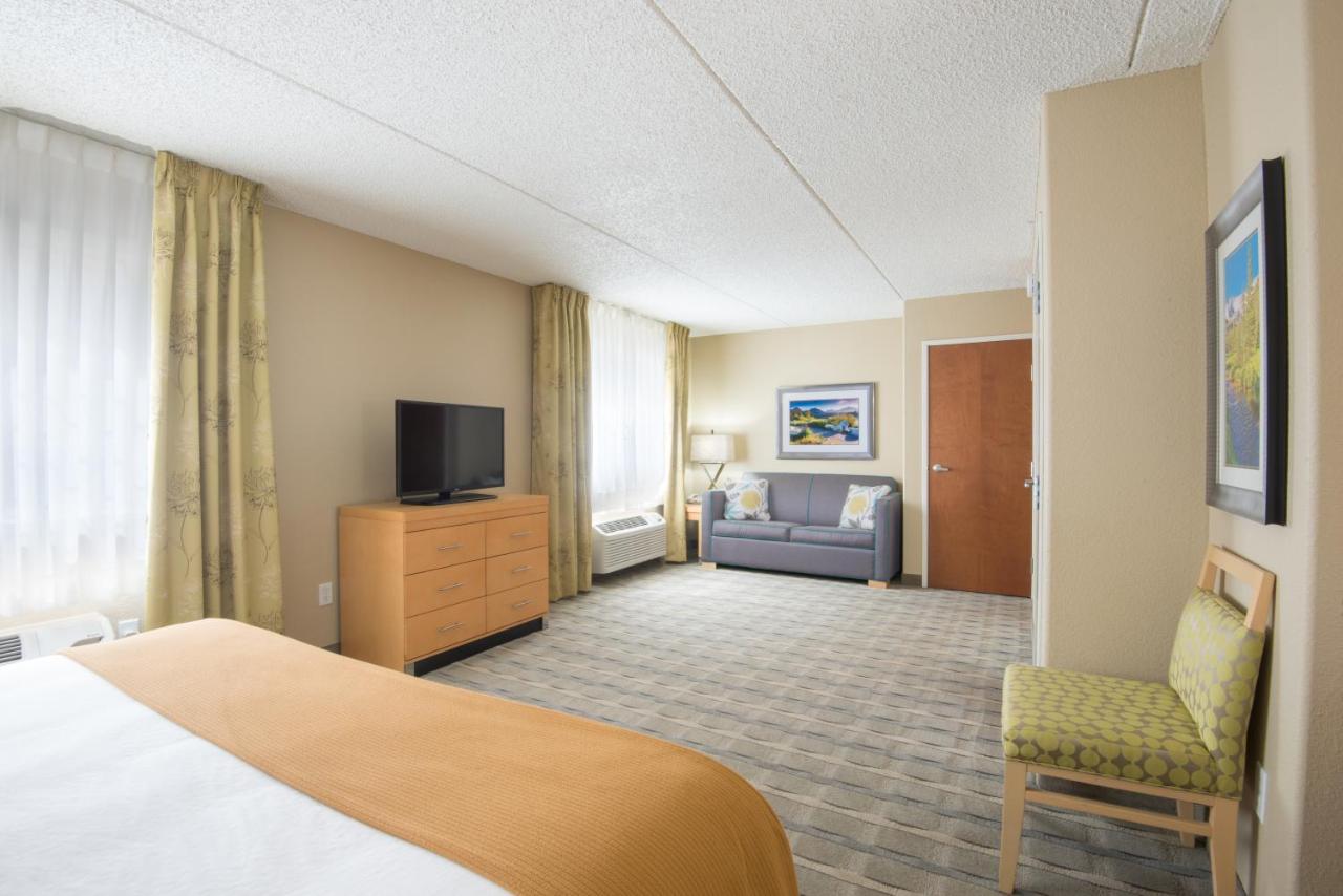 Holiday Inn Express Hotel & Suites Wheat Ridge-Denver West