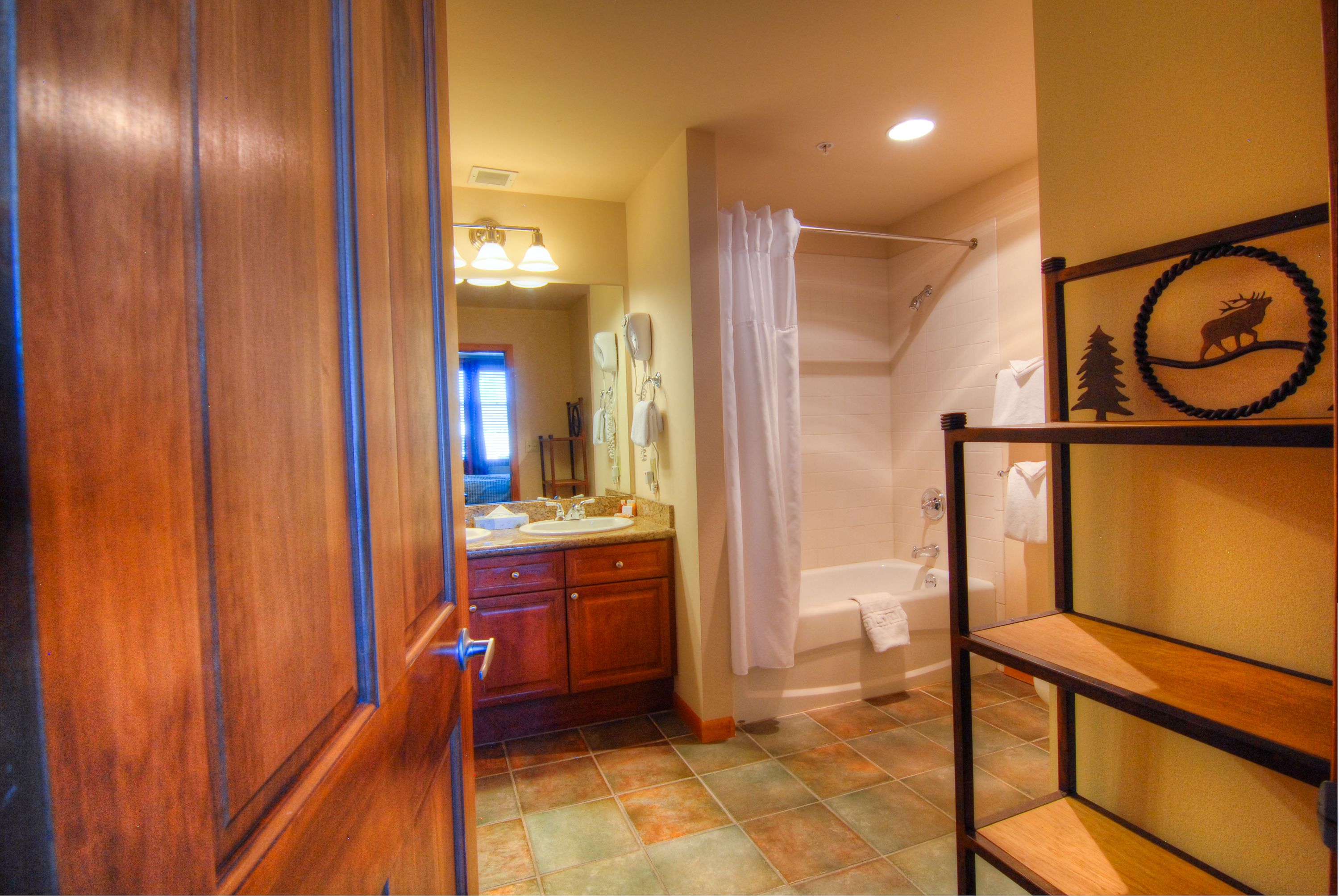 Zephyr Mountain Lodge