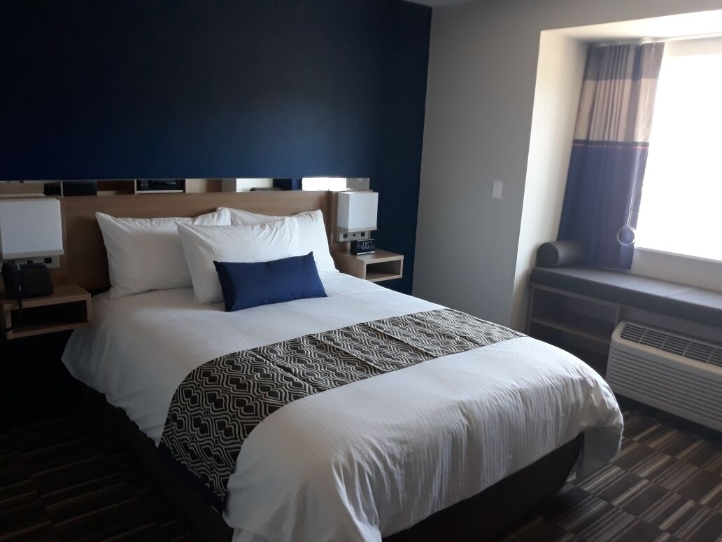 Microtel Inn & Suites by Wyndham Woodland Park