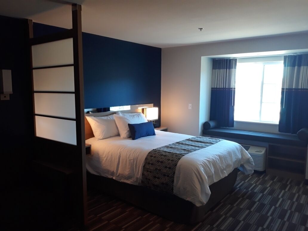 Microtel Inn & Suites by Wyndham Woodland Park