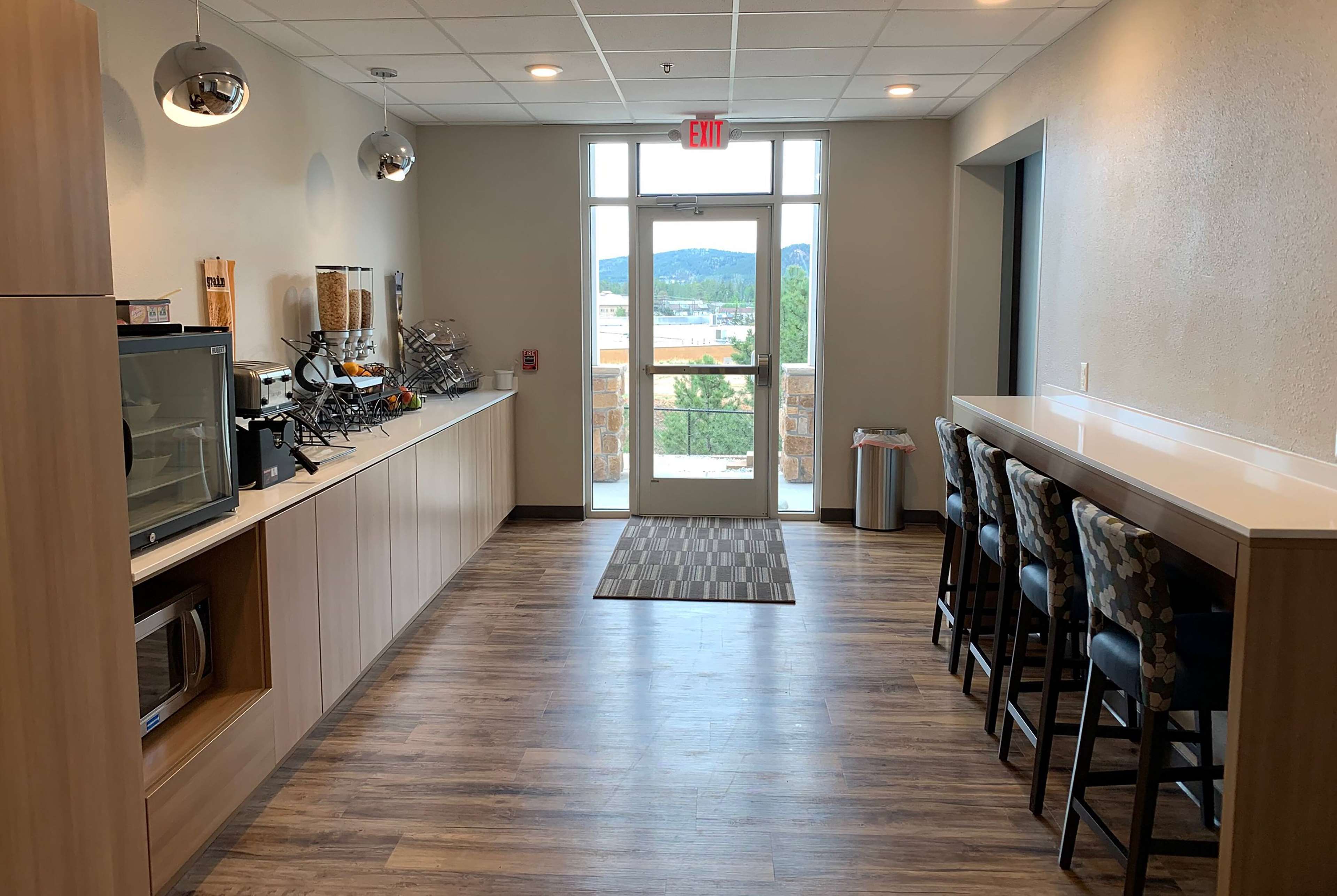 Microtel Inn & Suites by Wyndham Woodland Park
