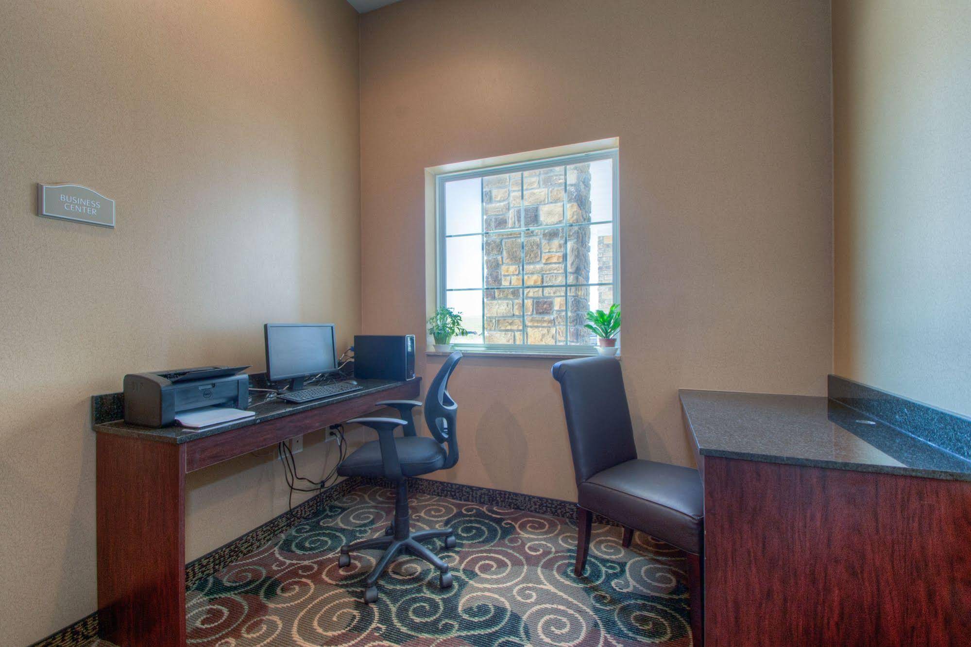 Cobblestone Inn & Suites