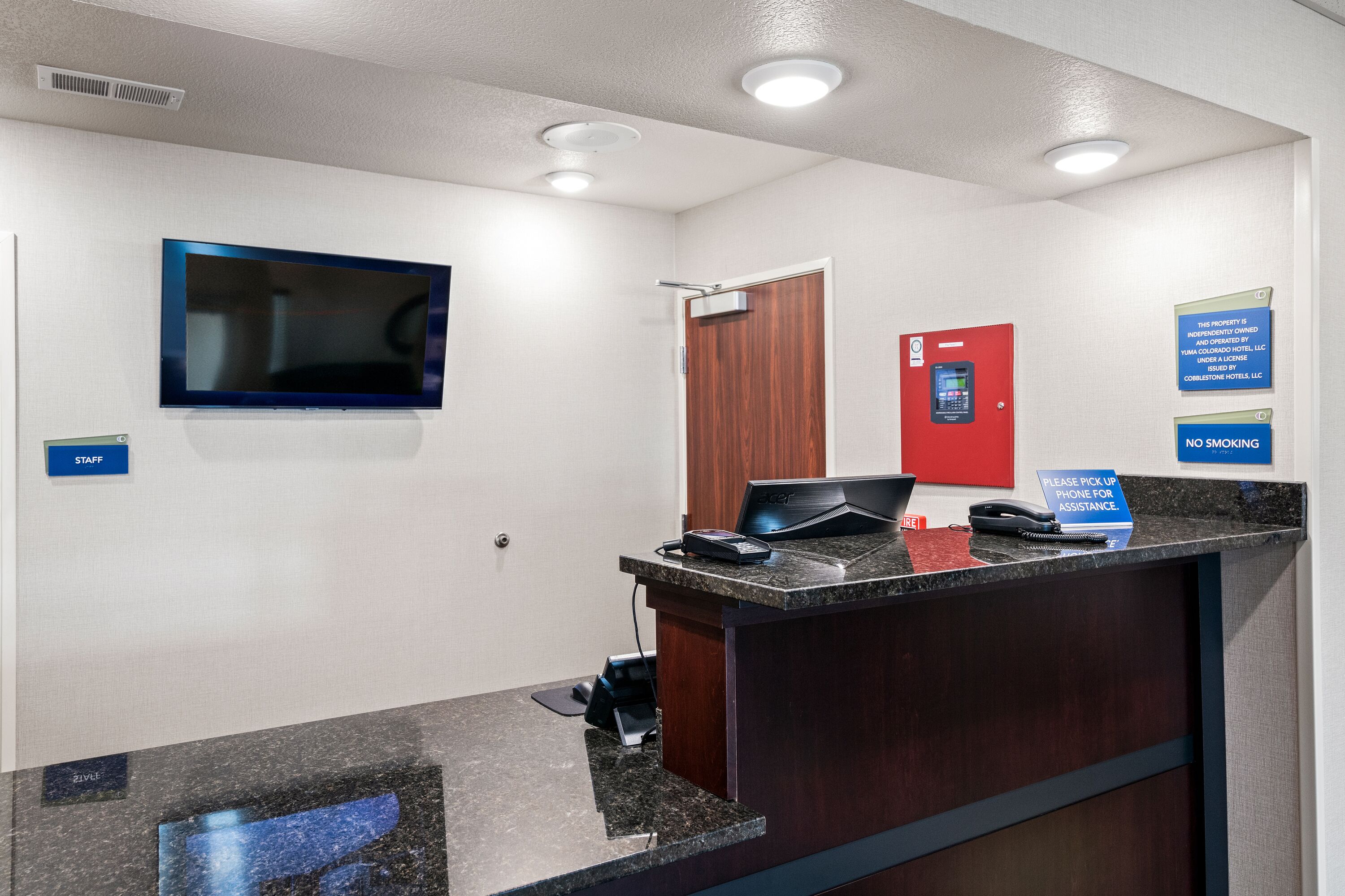 Cobblestone Inn & Suites - Yuma