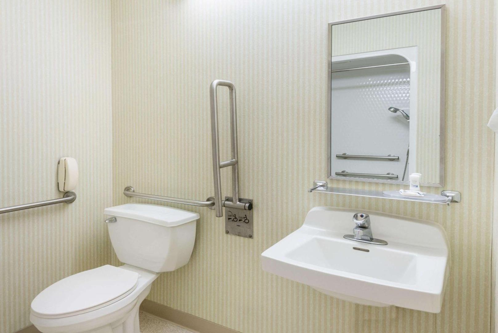 Microtel Inn & Suites by Wyndham Bethel/Danbury