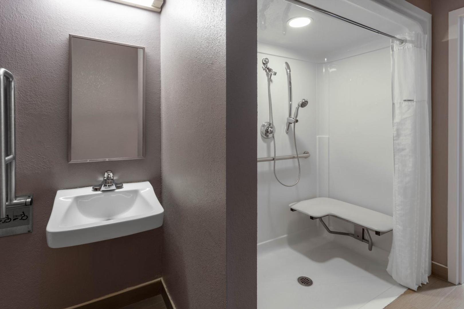 Microtel Inn & Suites by Wyndham Bethel/Danbury
