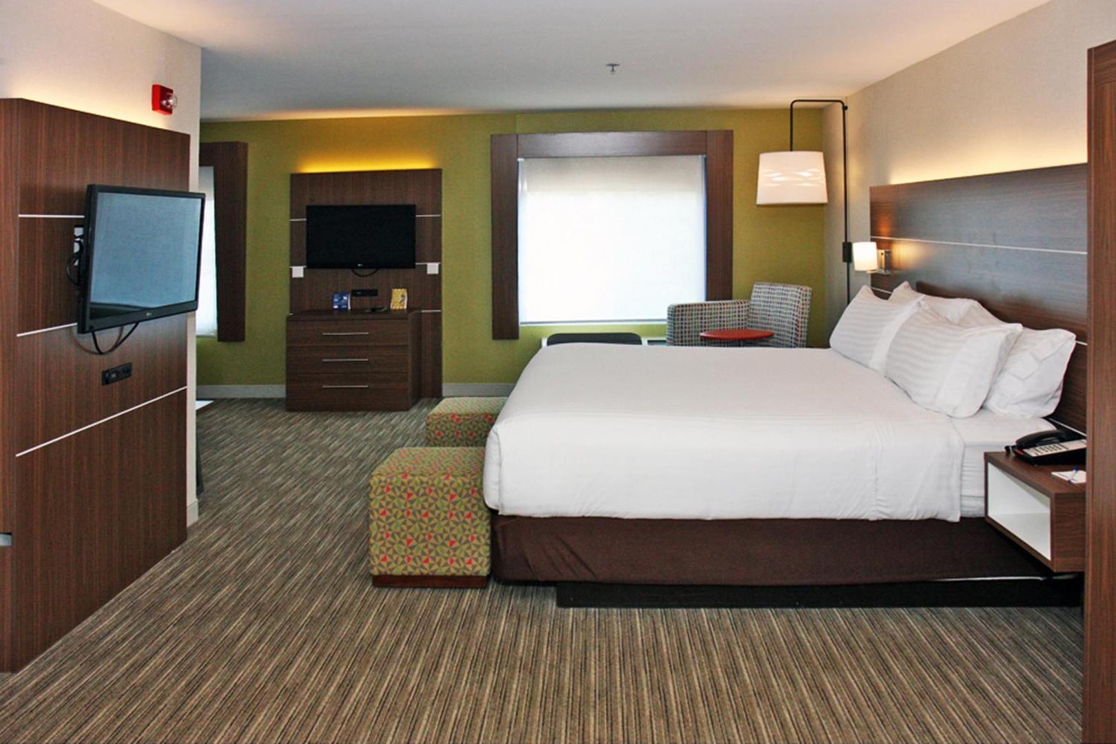 Holiday Inn Express Branford-New Haven