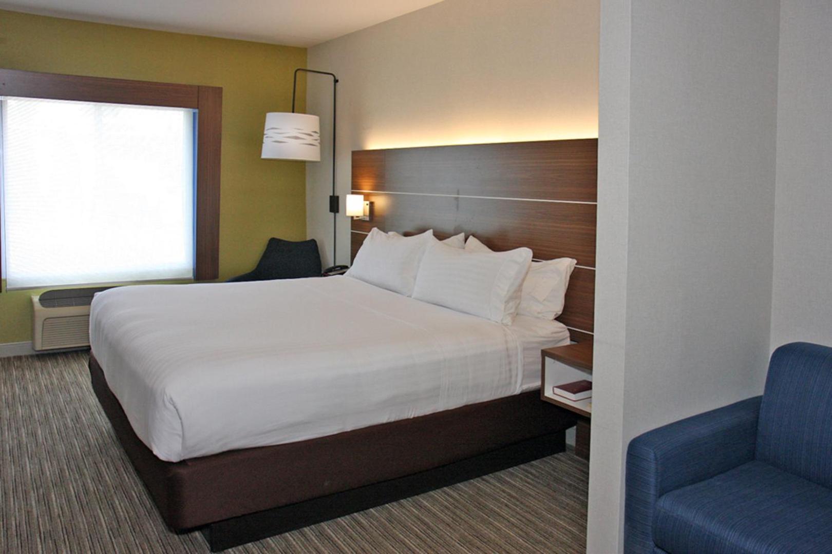 Holiday Inn Express Branford-New Haven