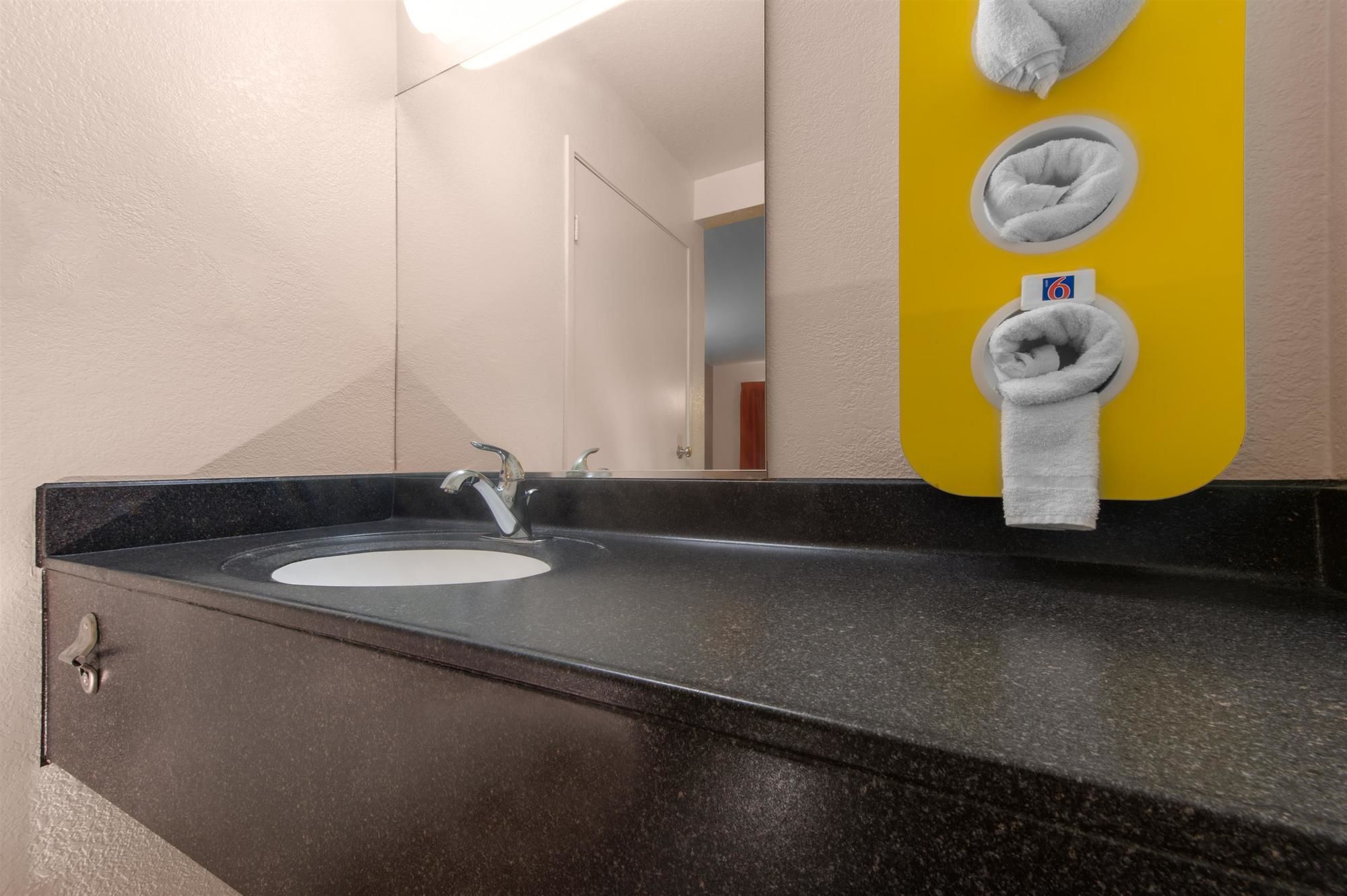 Motel 6 New Haven - Branford
