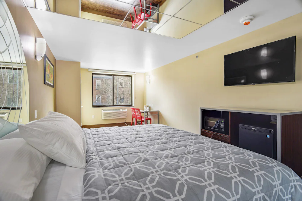 Brooklyn Broadway Hotel