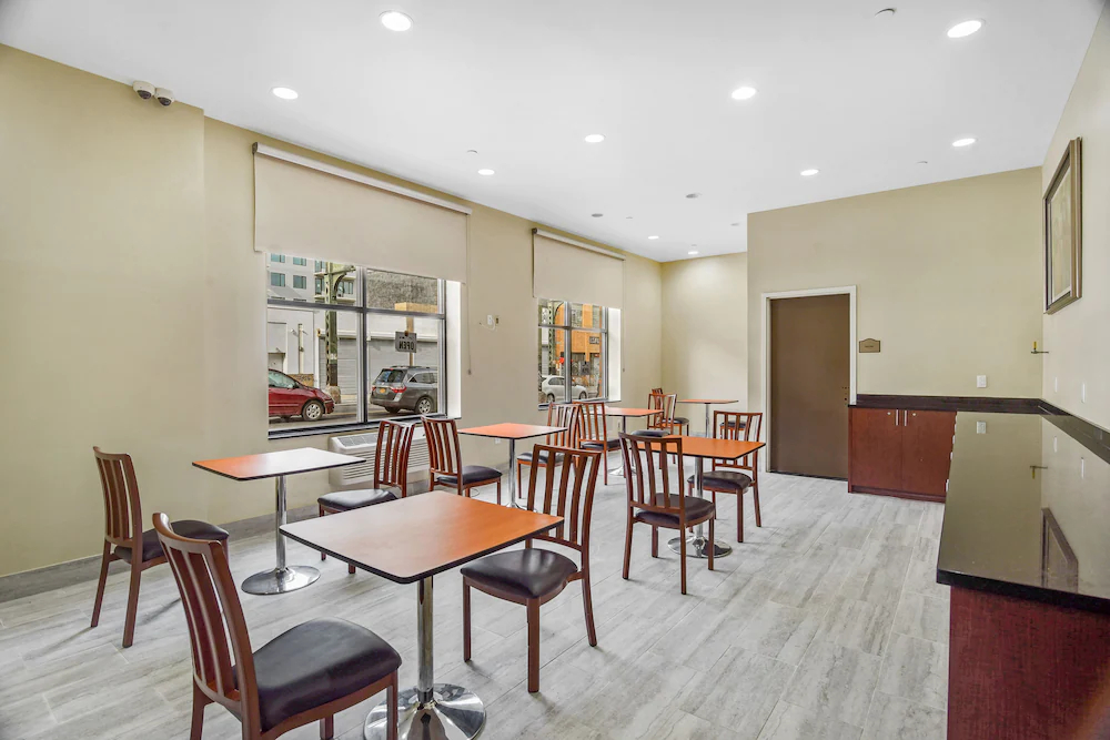 Brooklyn Broadway Hotel