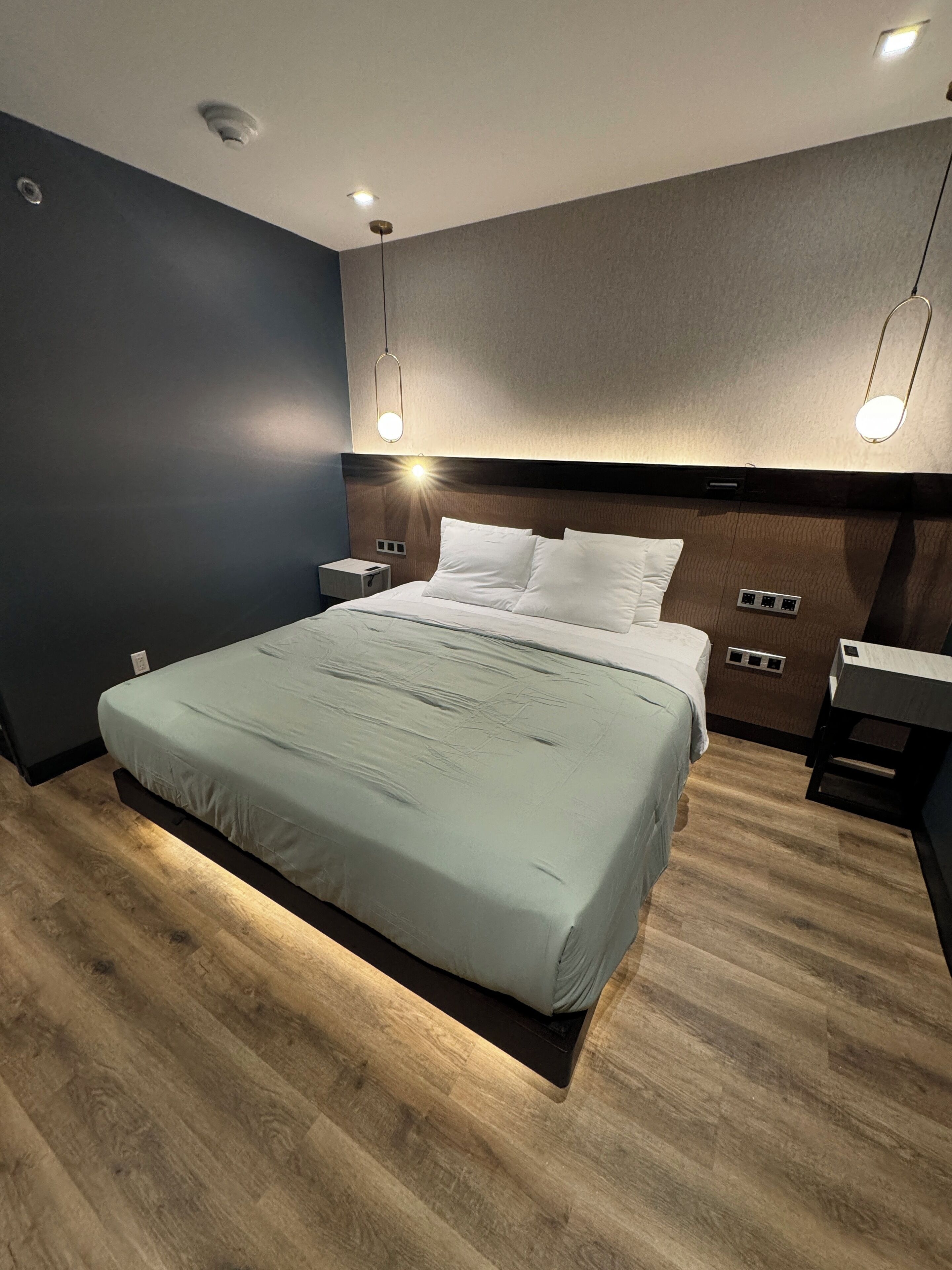 Hotel Mirage Brooklyn