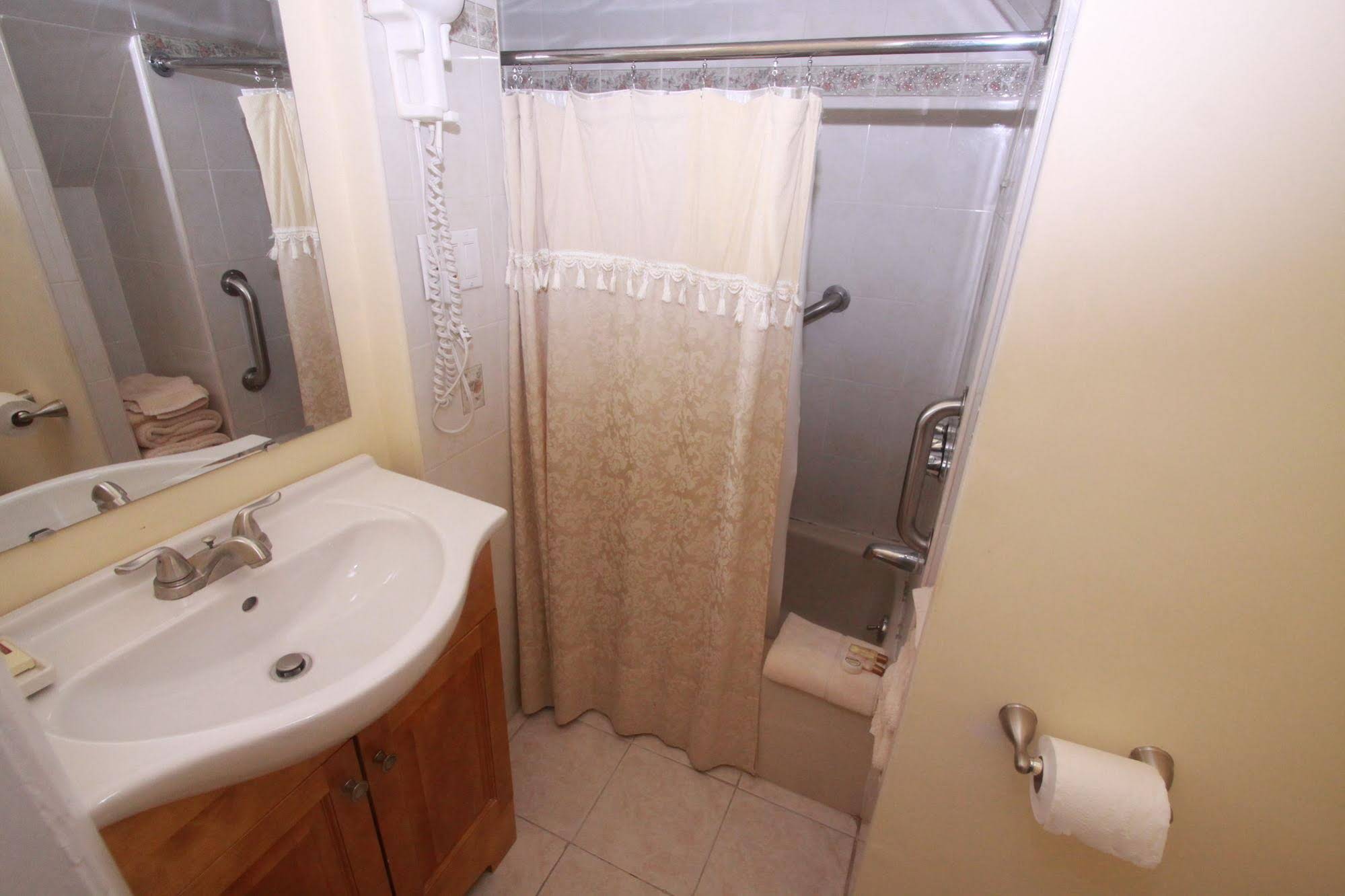 Midwood Suites Brooklyn