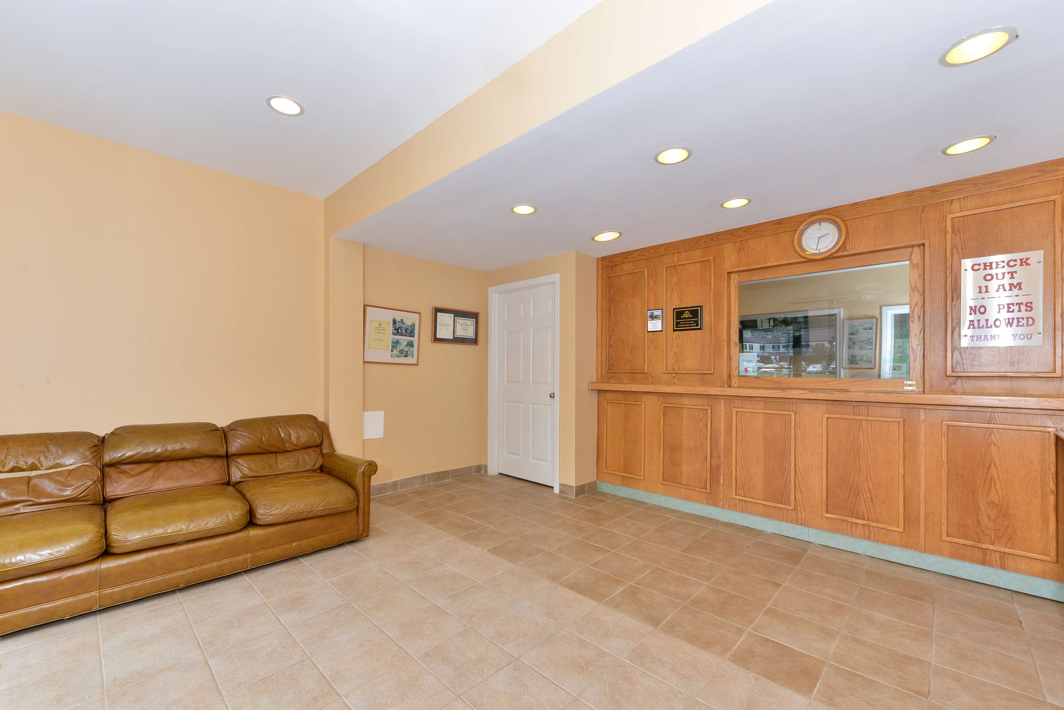 Americas Best Value Inn - Cheshire/Meriden