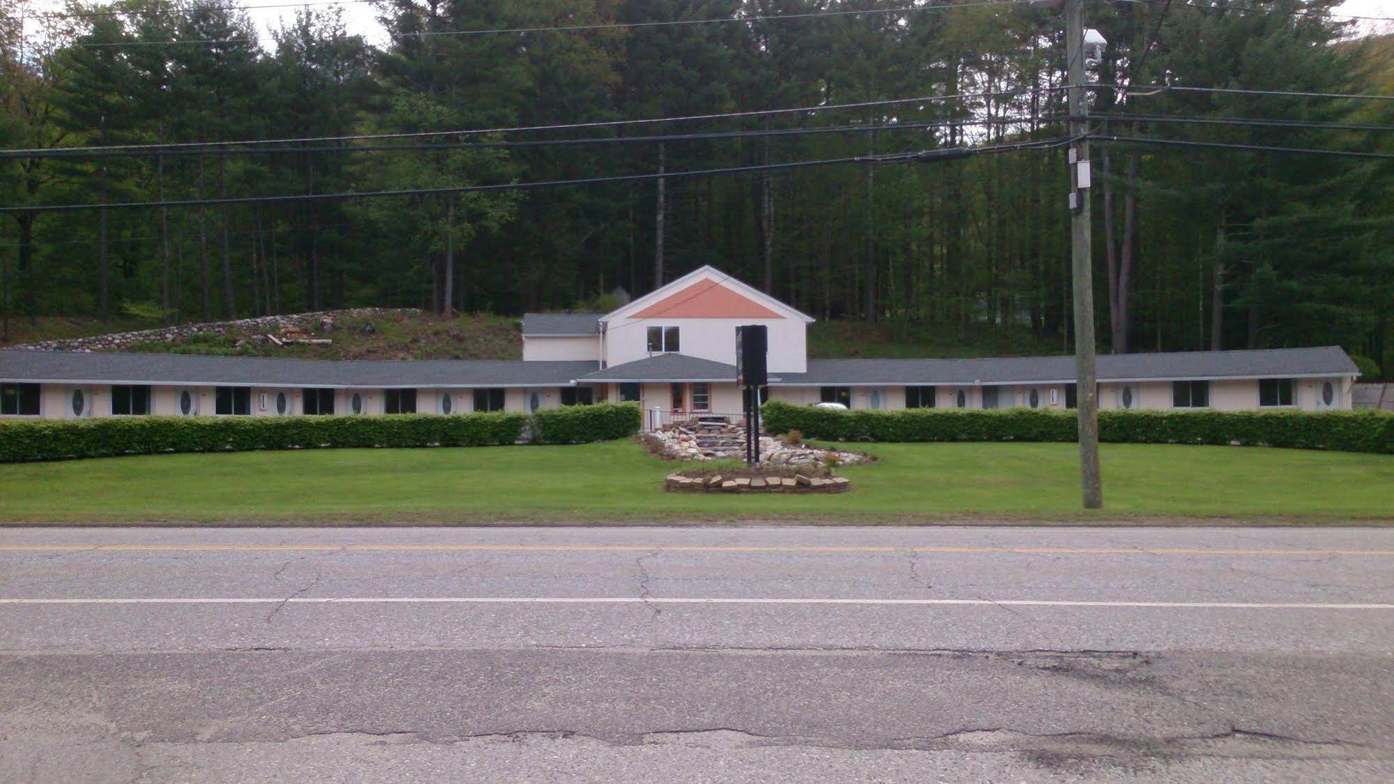 Hitching Post Country Motel