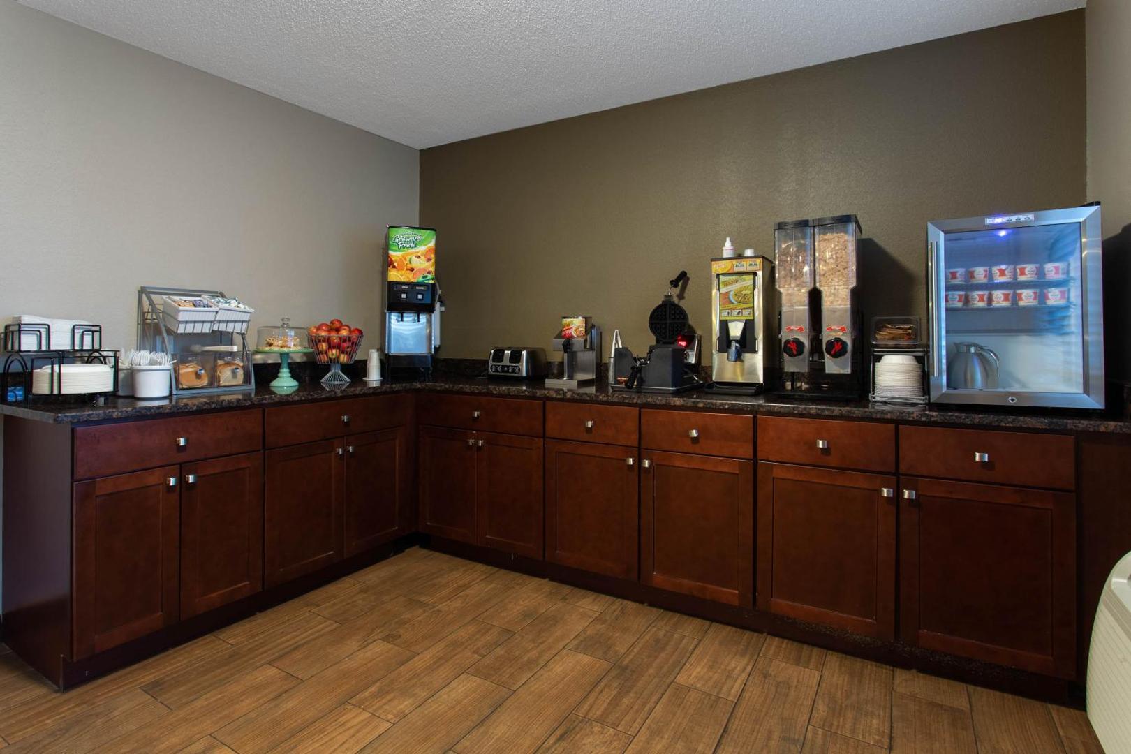 Super 8 by Wyndham Cromwell/Middletown