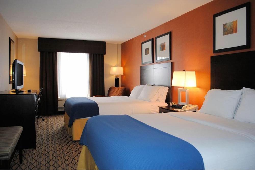 Holiday Inn Express Hotel & Suites Danbury I-84
