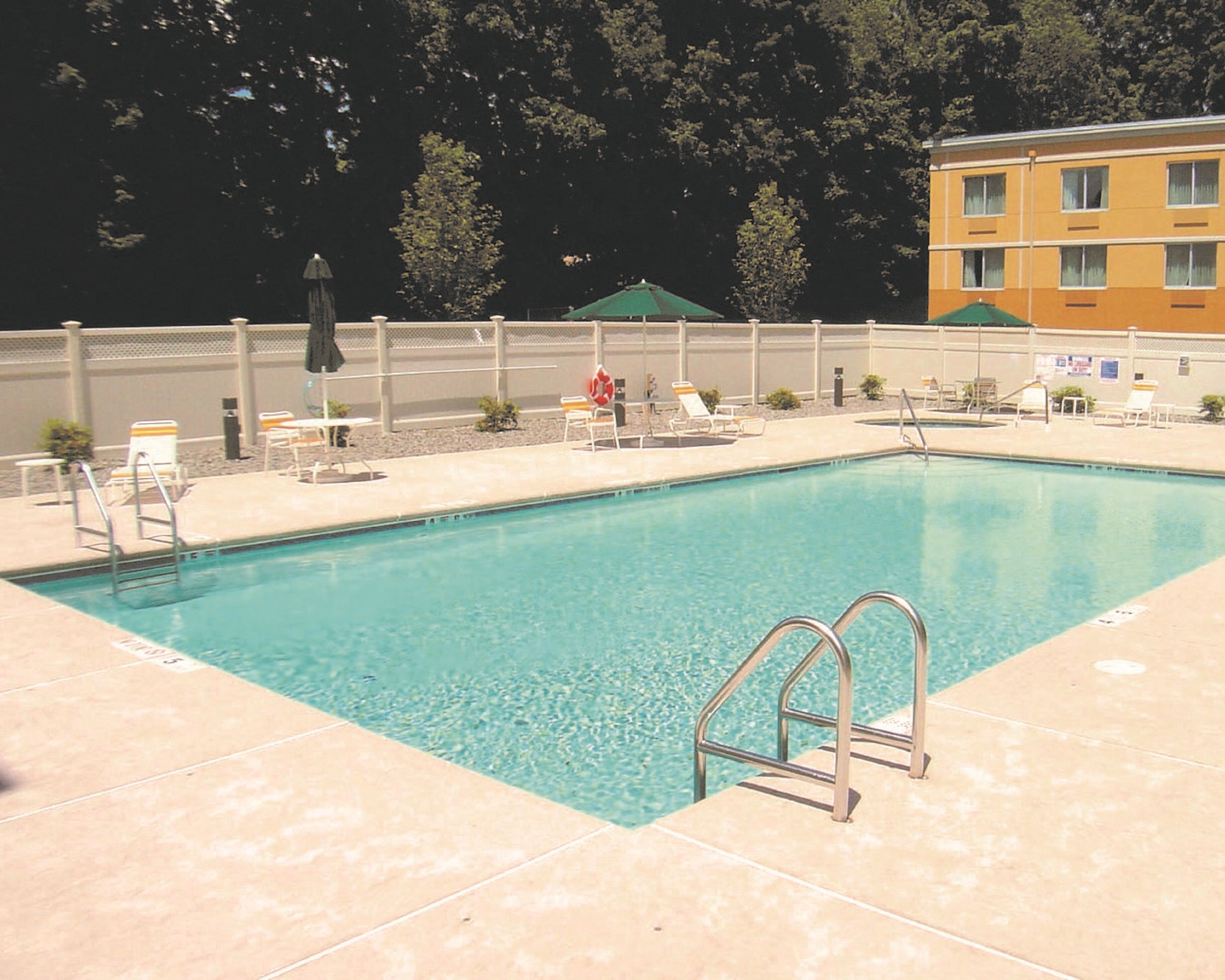 La Quinta Inn & Suites by Wyndham Danbury