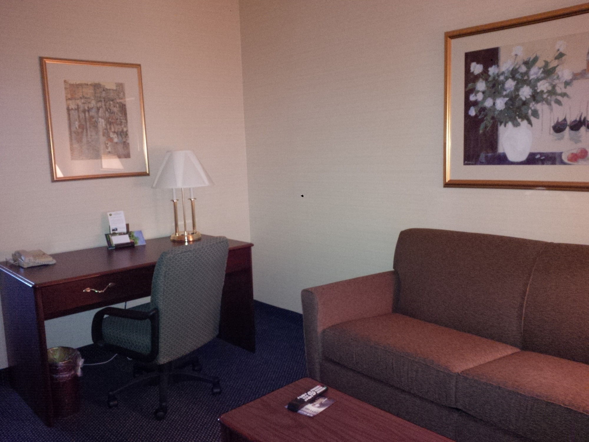 Maron Hotel & Suites