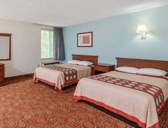 Super 8 by Wyndham Danbury