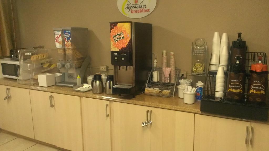 Super 8 by Wyndham Danbury