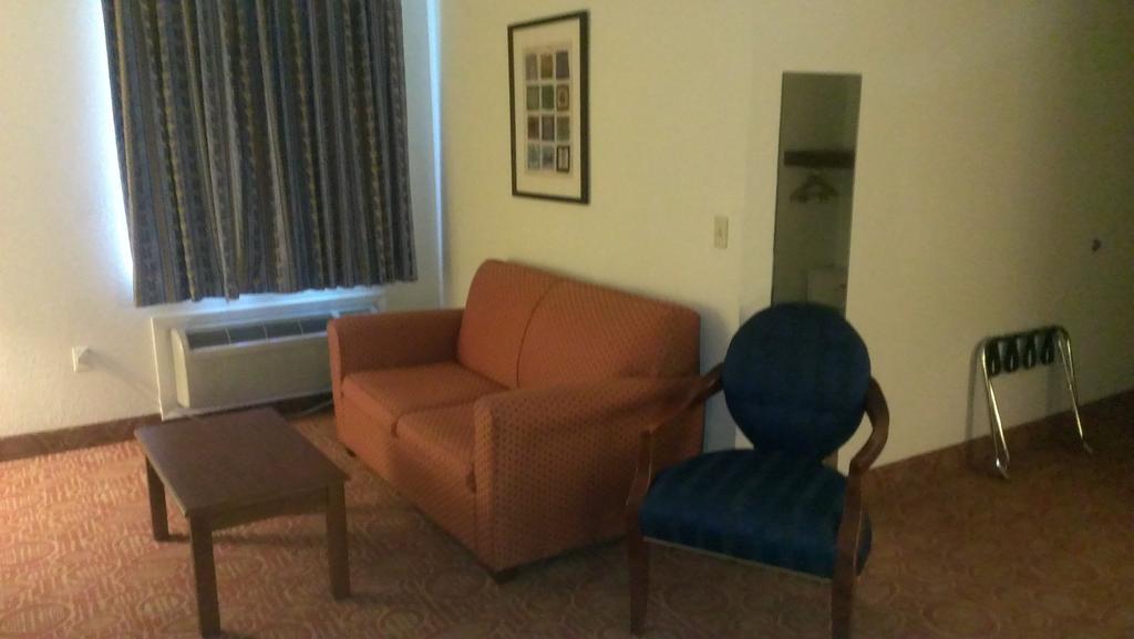 Super 8 by Wyndham Danbury