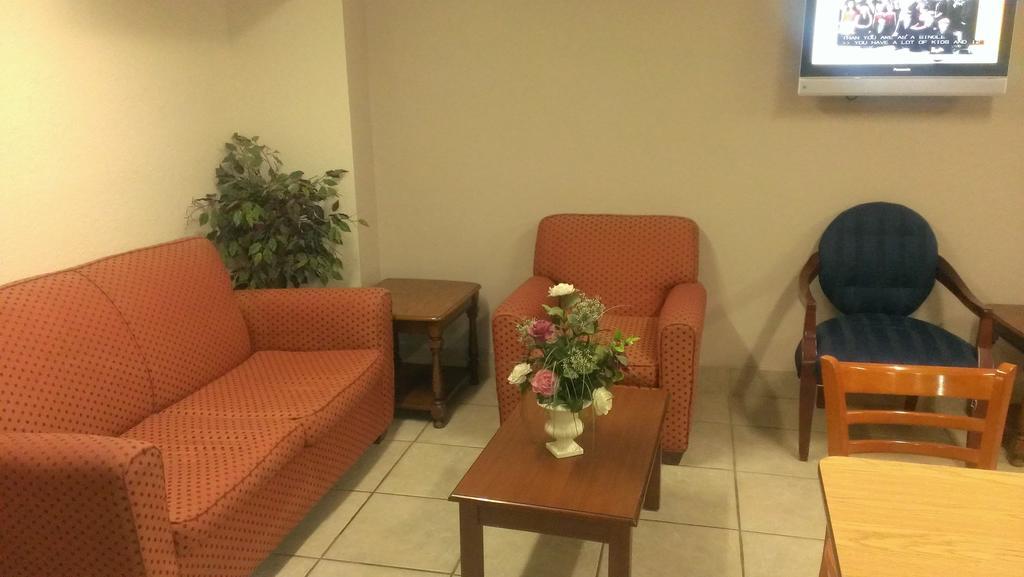 Super 8 by Wyndham Danbury