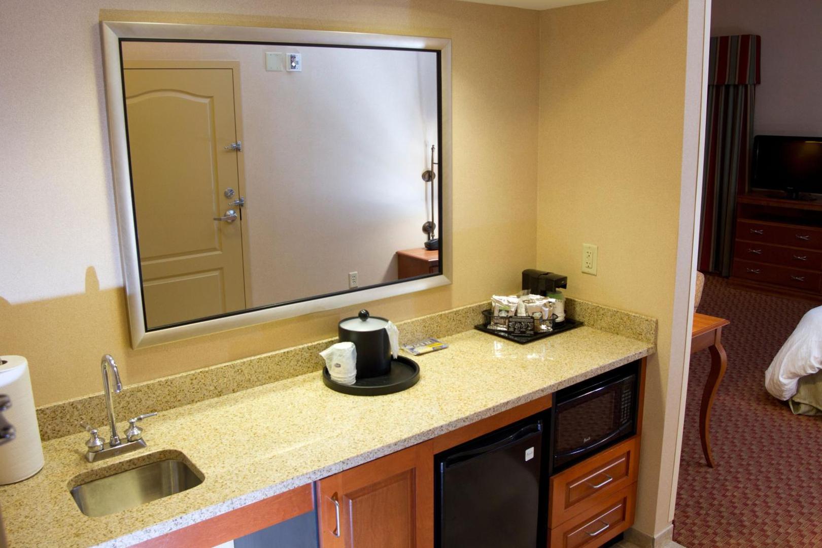 Hampton Inn & Suites East Hartford