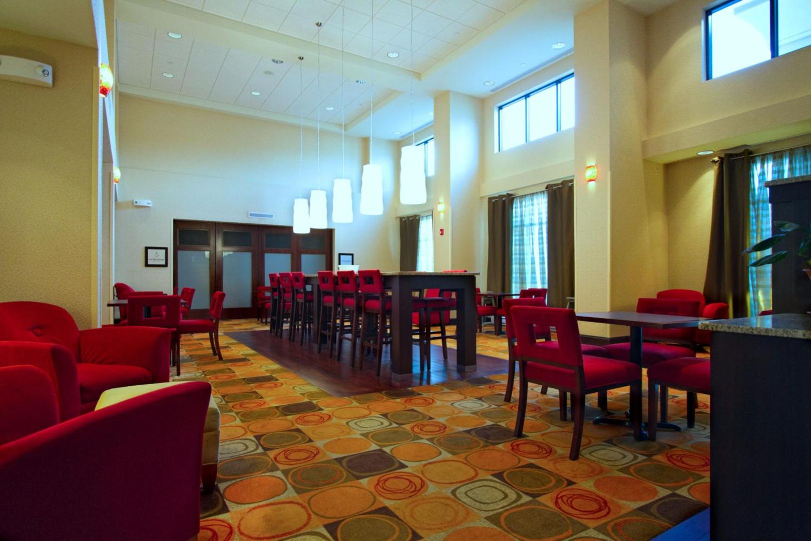 Hampton Inn & Suites East Hartford